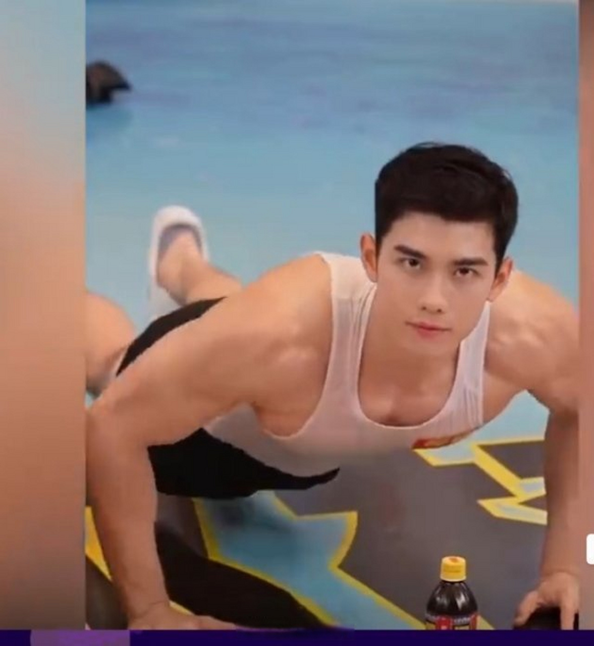 椰树那健硕而不油腻的肌肉男,内娱好多男明星应该学学!