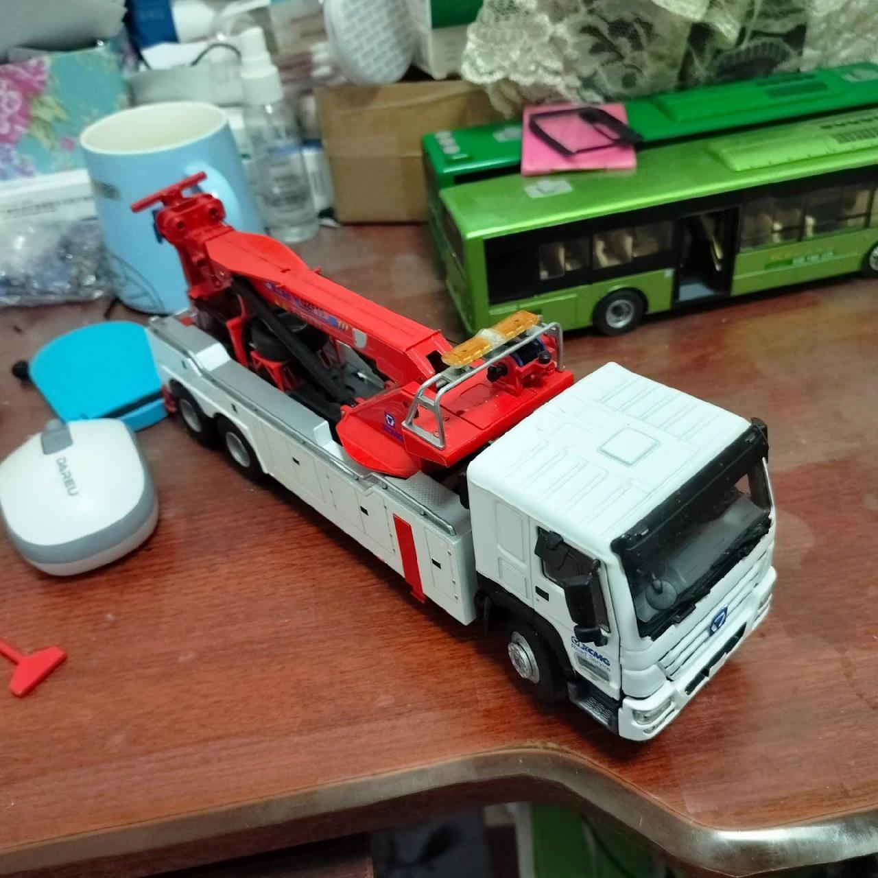 徐工 qzf10道路清障车模型,可玩性超高的一款模型,比例为1:35,车头