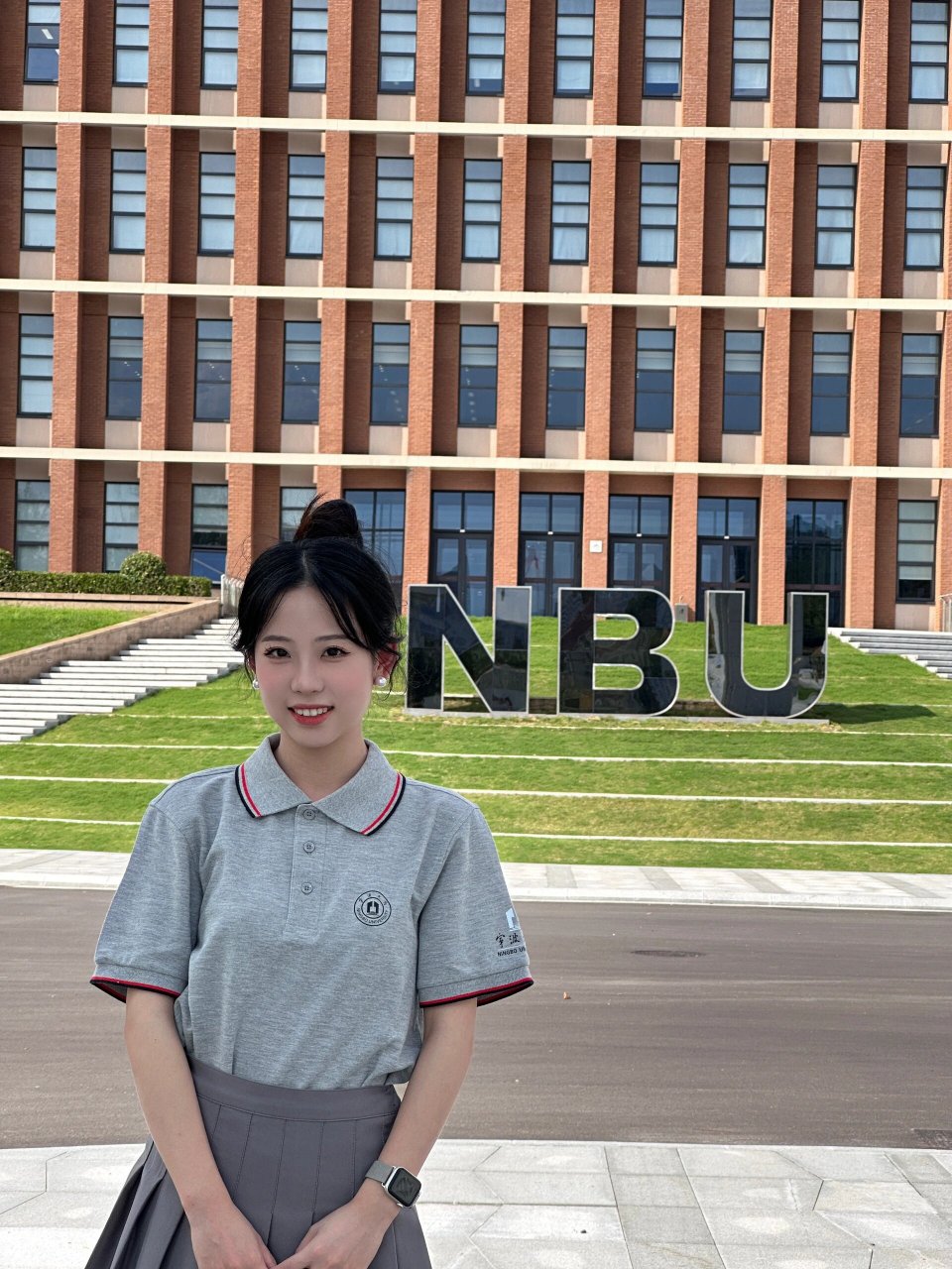 宁大研究生开学plog 今年的校服真的很像空调维修人员捏