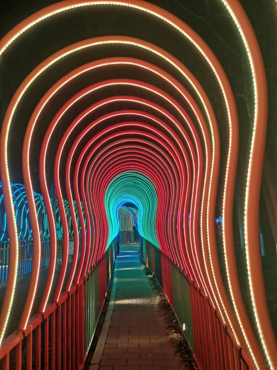 高碑店通惠河岸晚上夜景挺好的