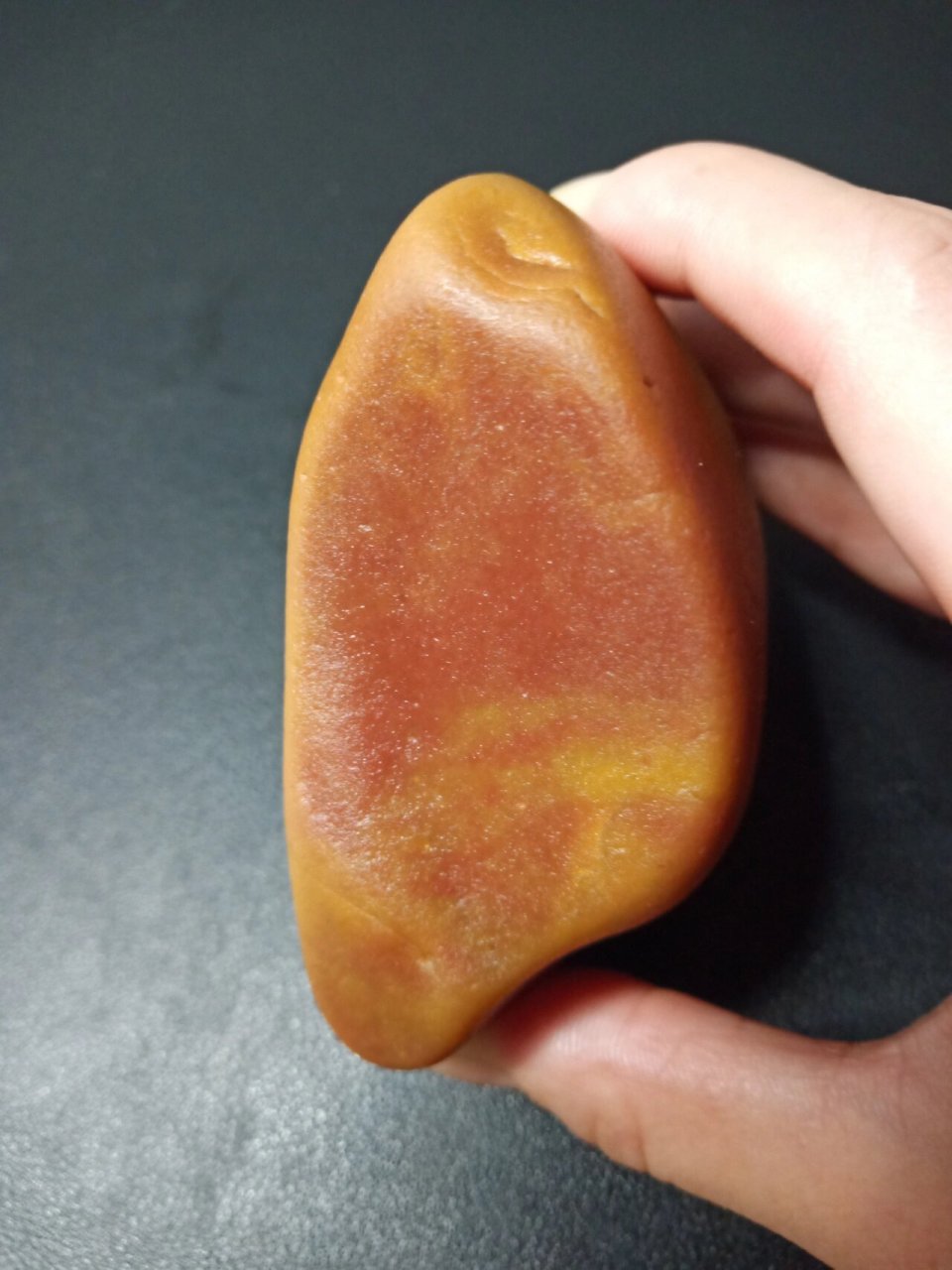 黄蜡石磨砂冻籽料