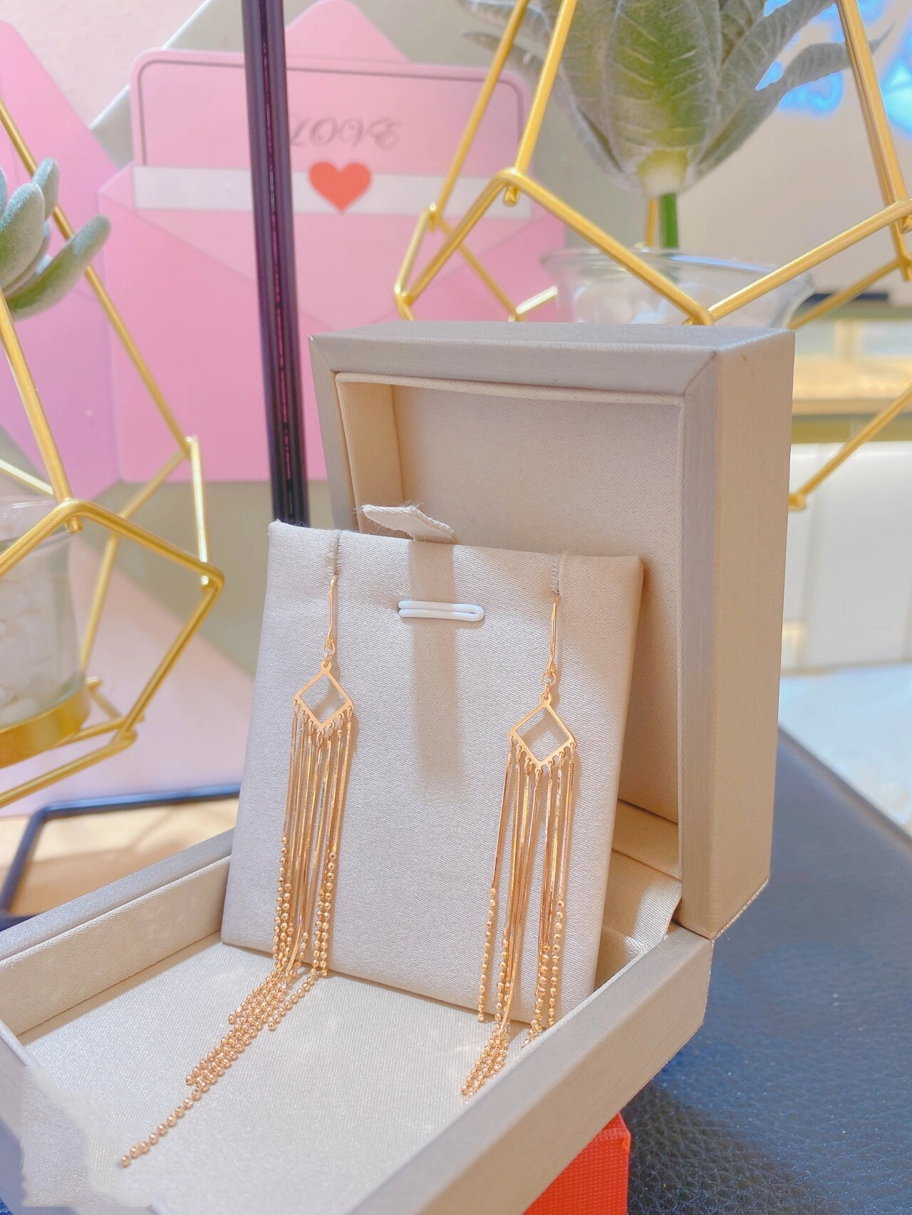 珠宝文案 彩金耳饰