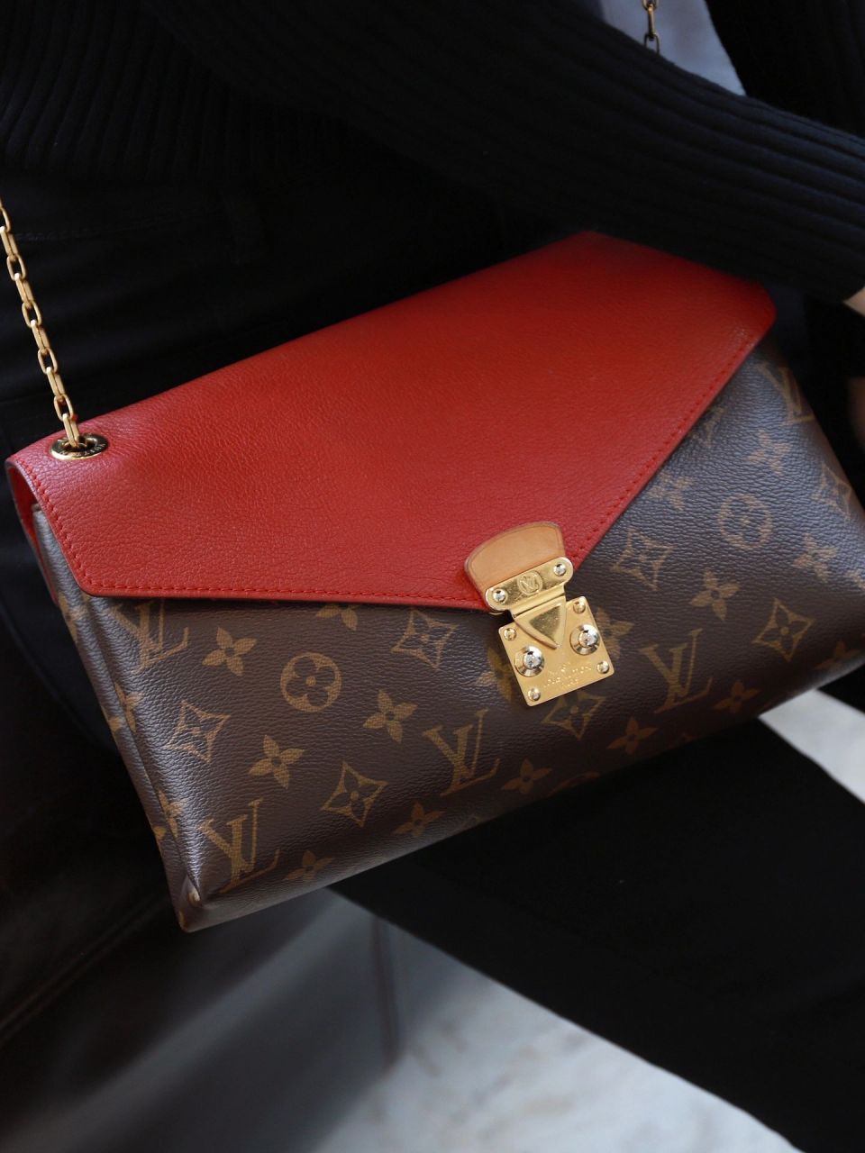 lv pallas chain 经典款链条包红色信封包 lv pallas chain 经典款