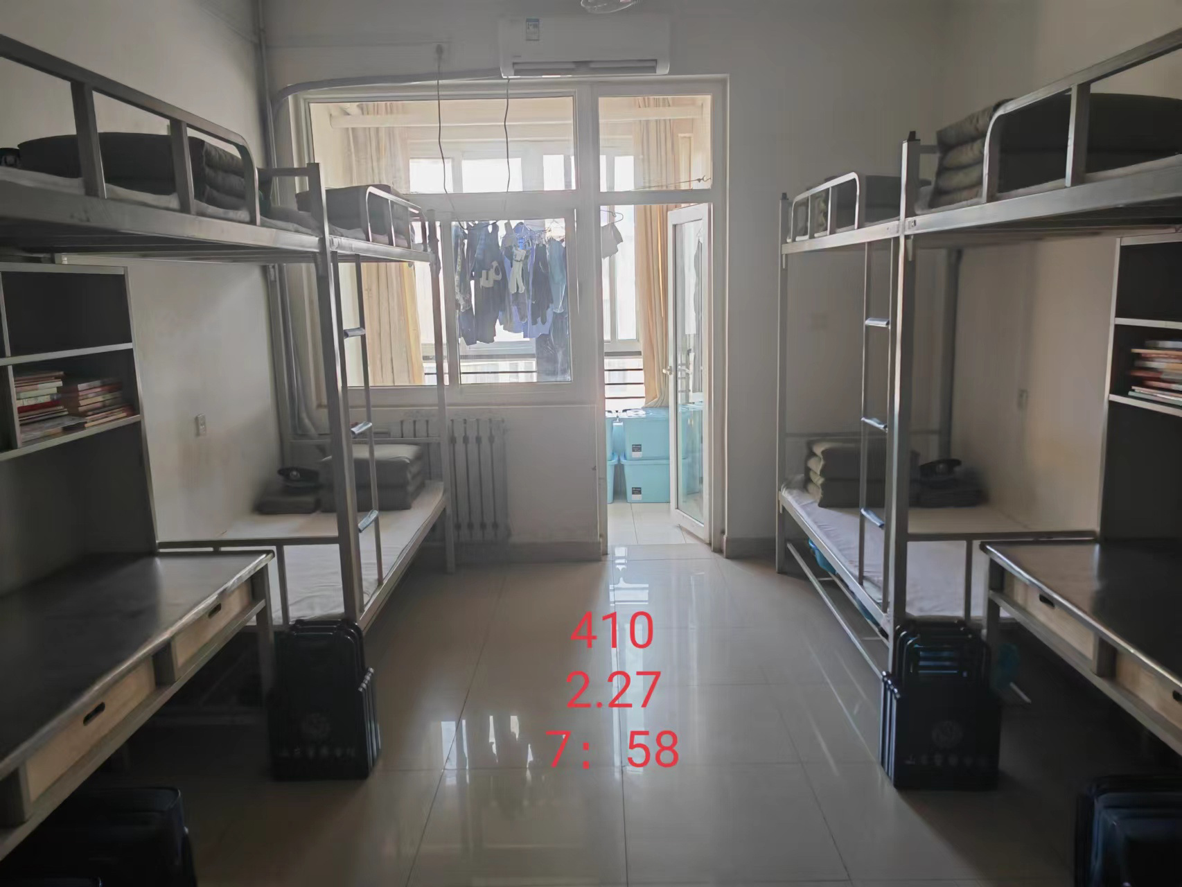 警校生宿舍一夜之间的变化 周天晚上vs周一早上