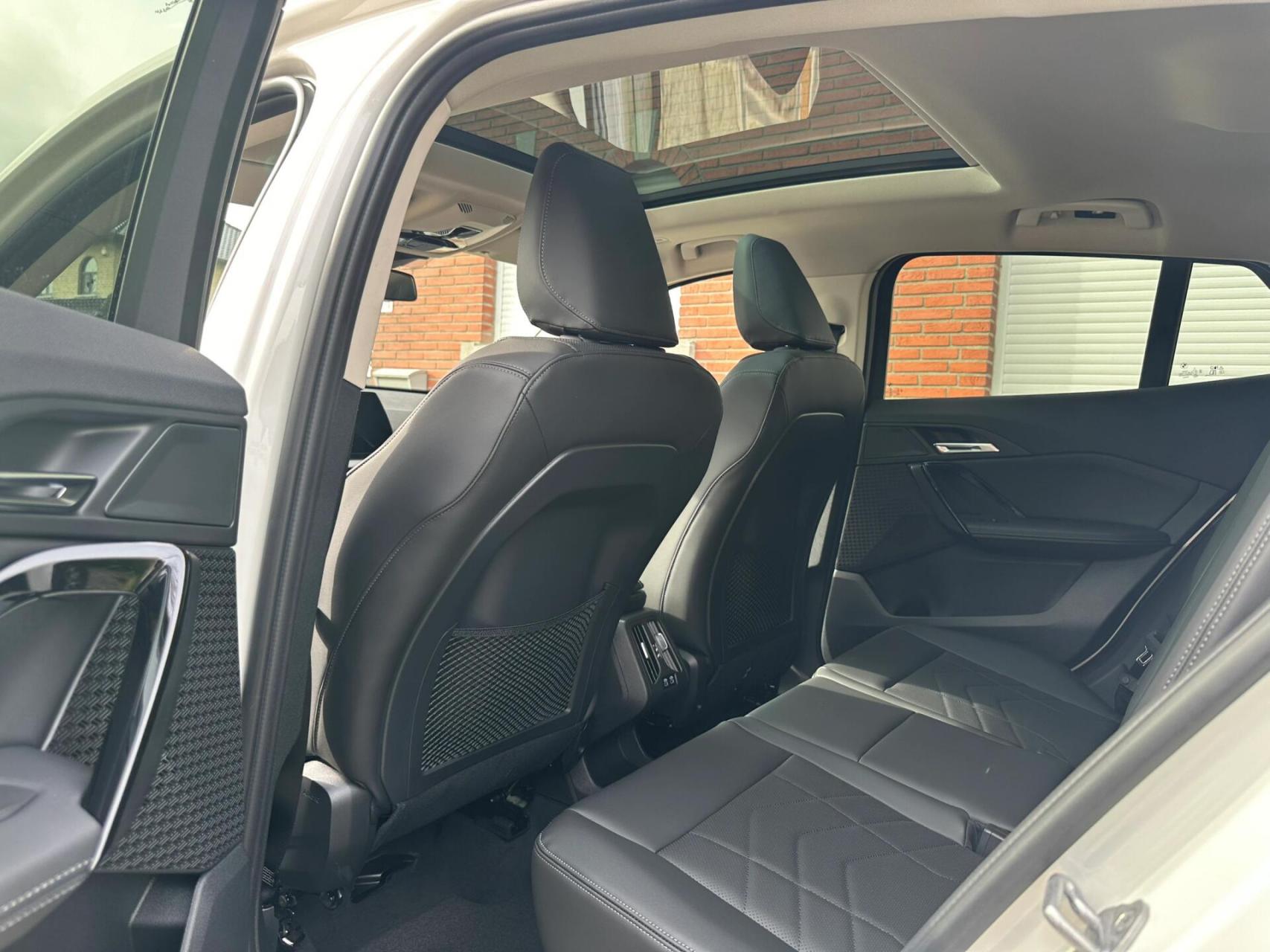 交付新款x2 改款新车bmw x2 i20 sdrive,汽油170cv 价格48800€ 车牌