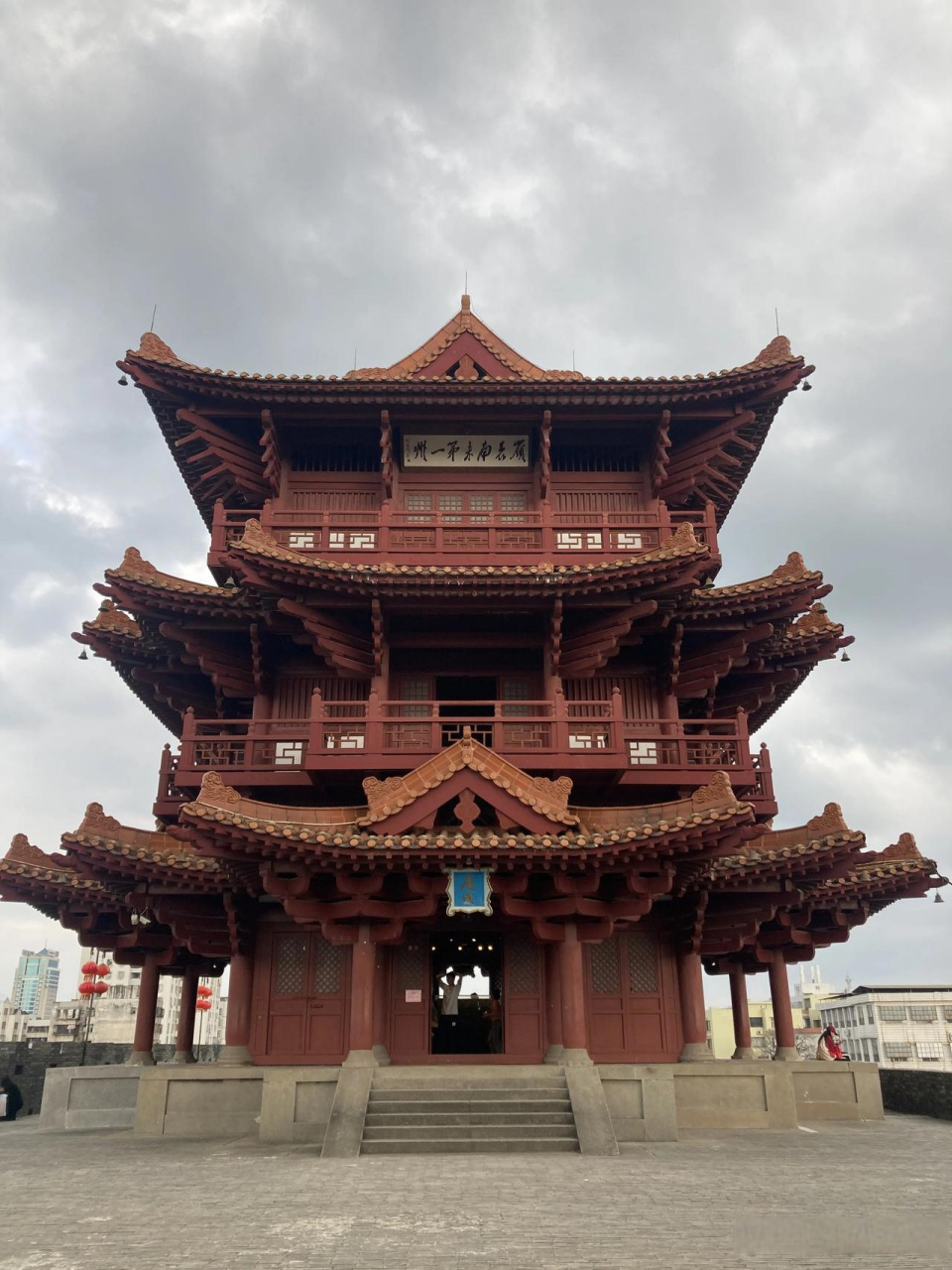 肇庆古城墙历史悠久,是广东省重点文物保护单位.
