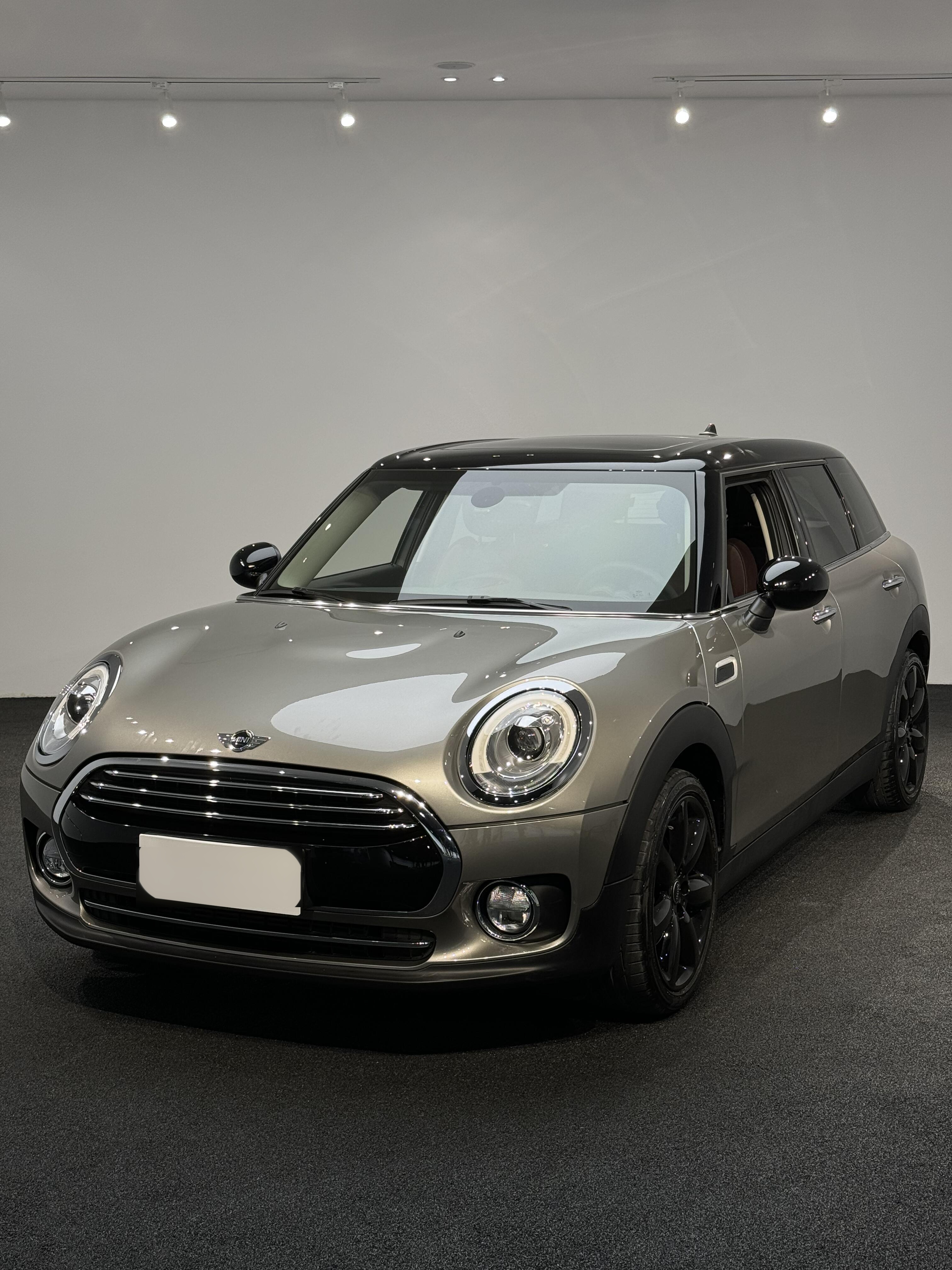 秒出一台大众迷你车 流光银六门哟