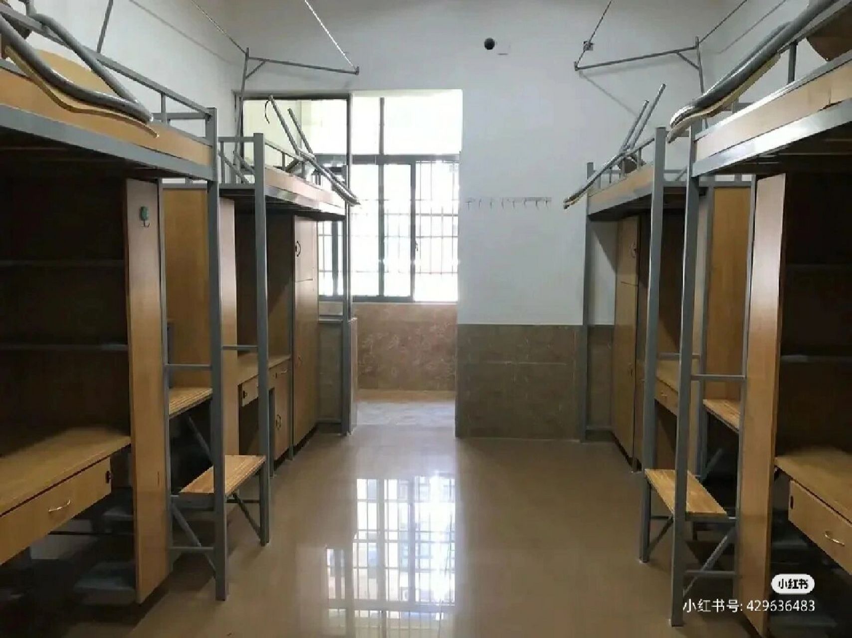 上海财经大学浙江学院新生指南-宿舍篇 学校一共有12幢寝室楼,其中1-4