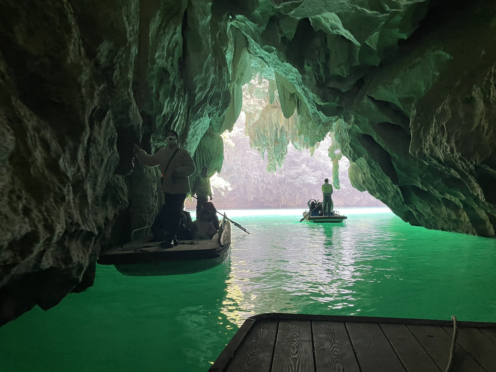 广西凤山三门海景区一游 水游天坑,水上天窗.