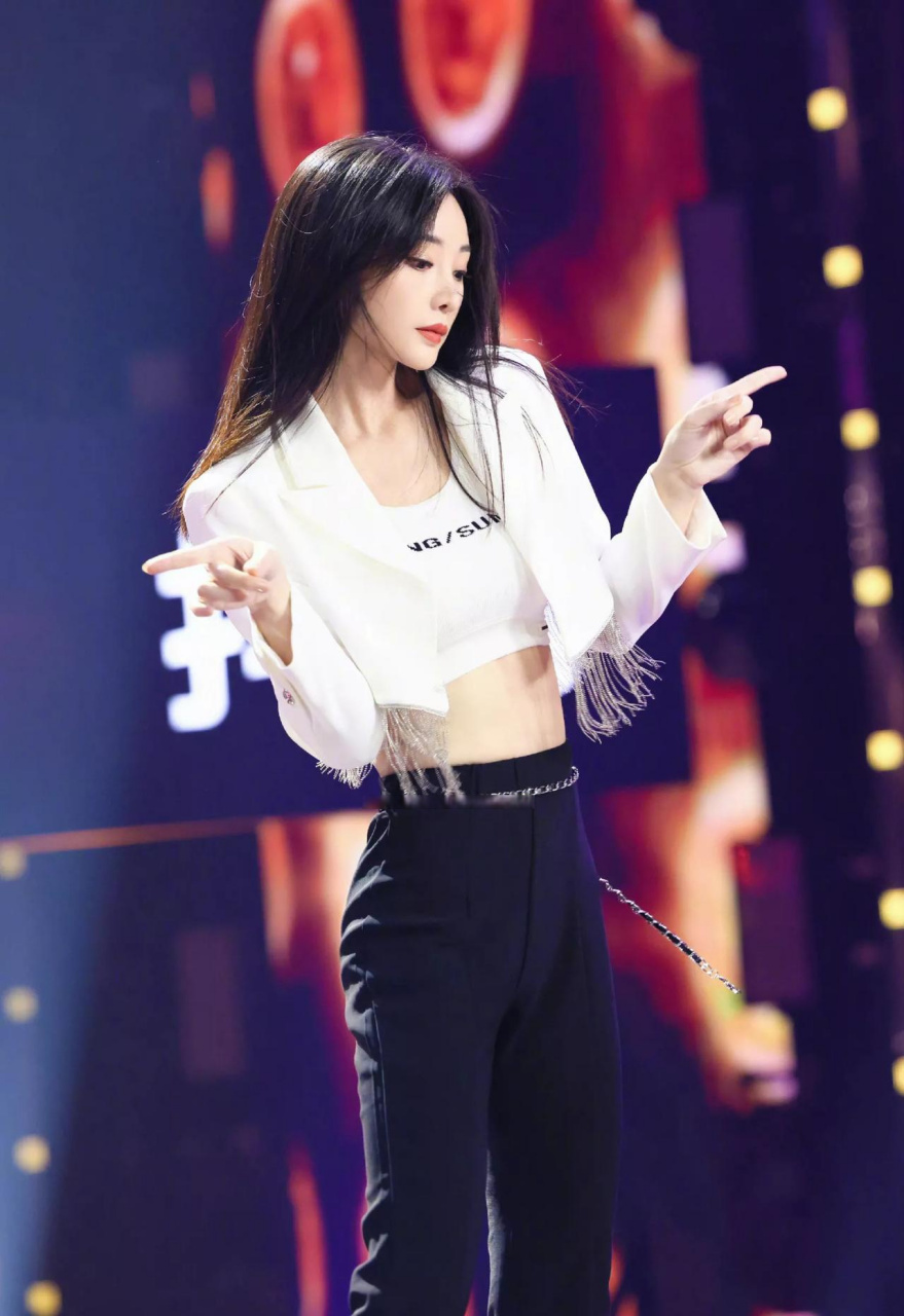 【柳岩主演电影票房数据总汇】  2024年《正义联盟》预测3亿.