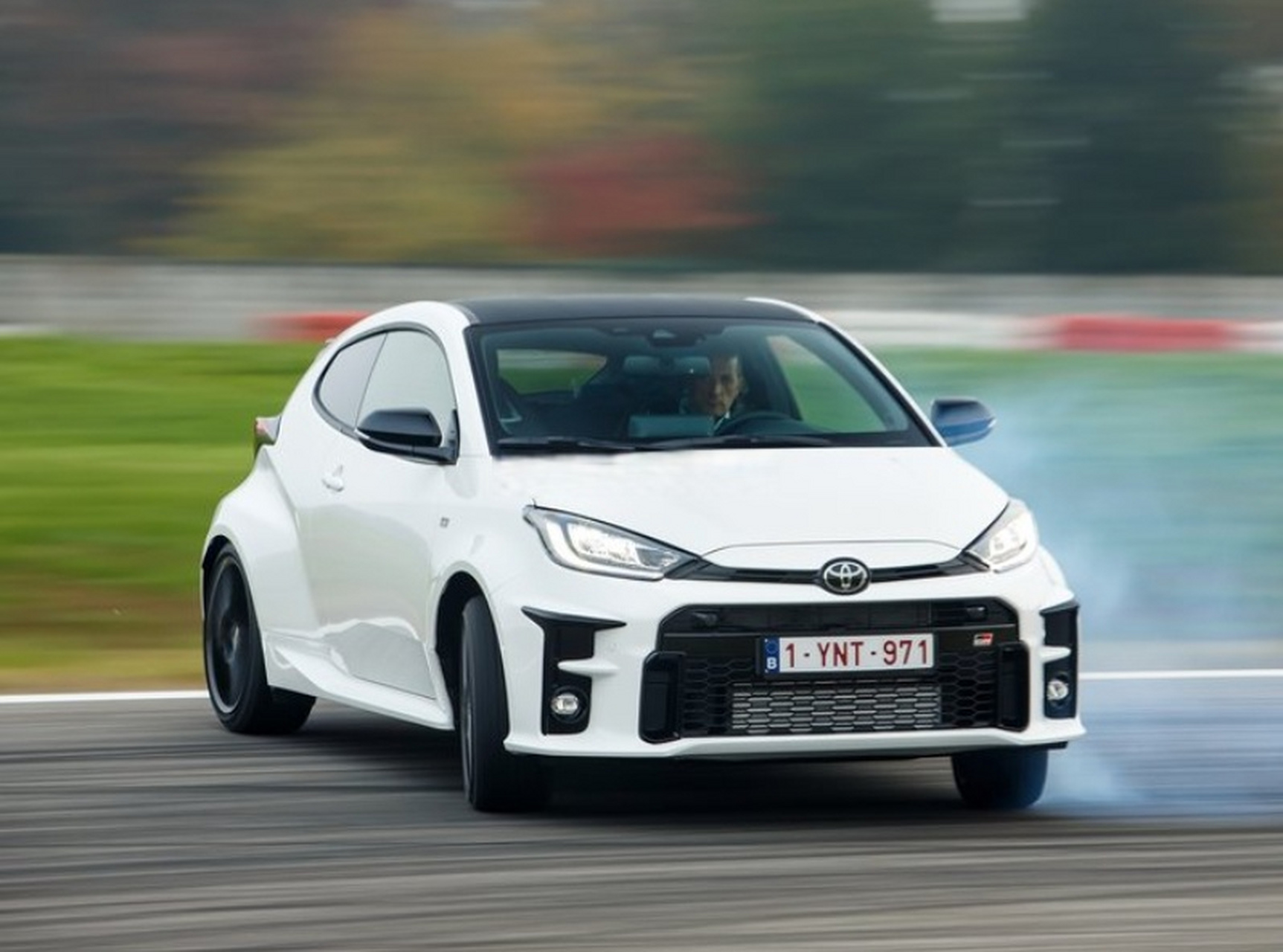 雅力士gr版,这个小家伙还在港口孵化过程中,如今思域type r都已经难上