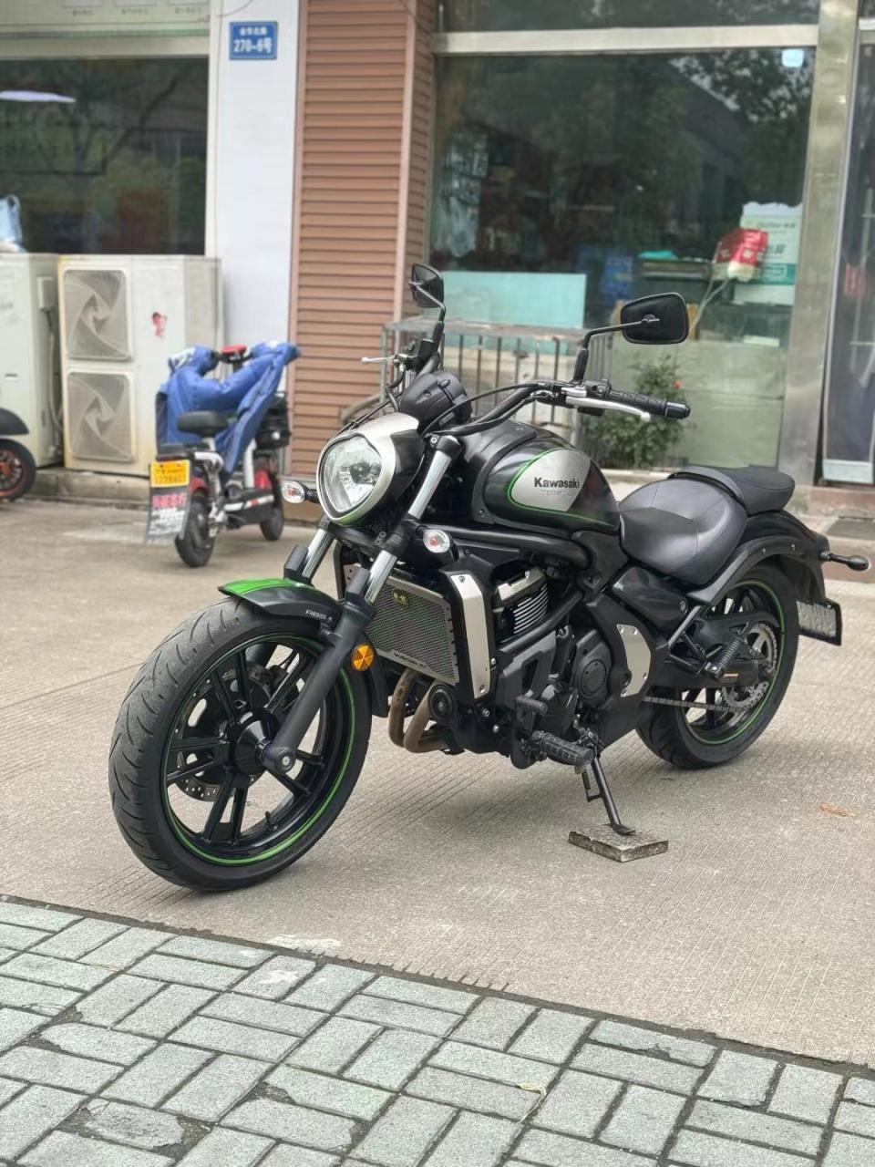 17年上牌川崎小火神650.1.8万来公里,国产价格玩进口