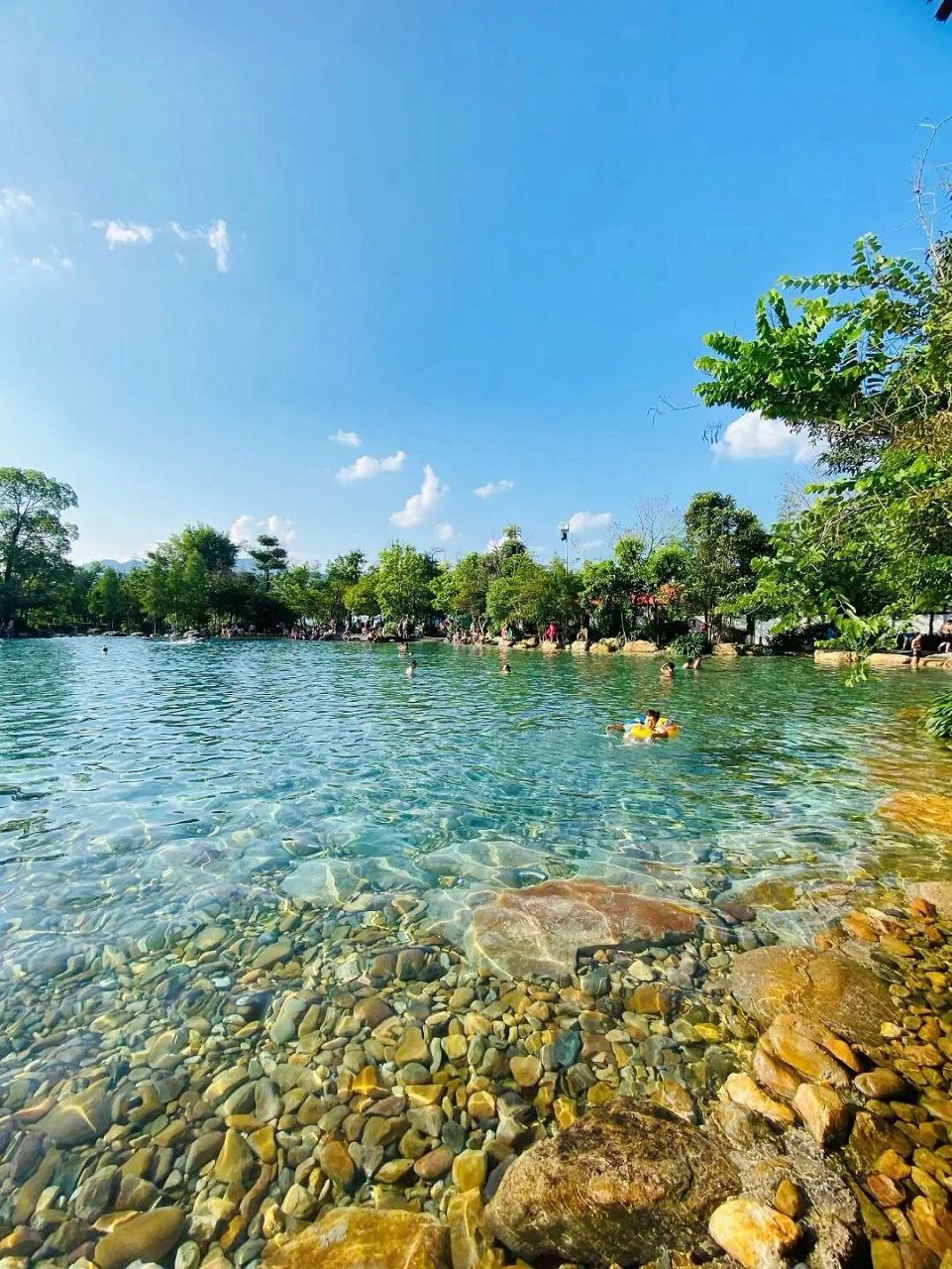 冷泉滩 | 玩水的夏天提前到啦  才4月份的今天差点热到中暑 这是一个