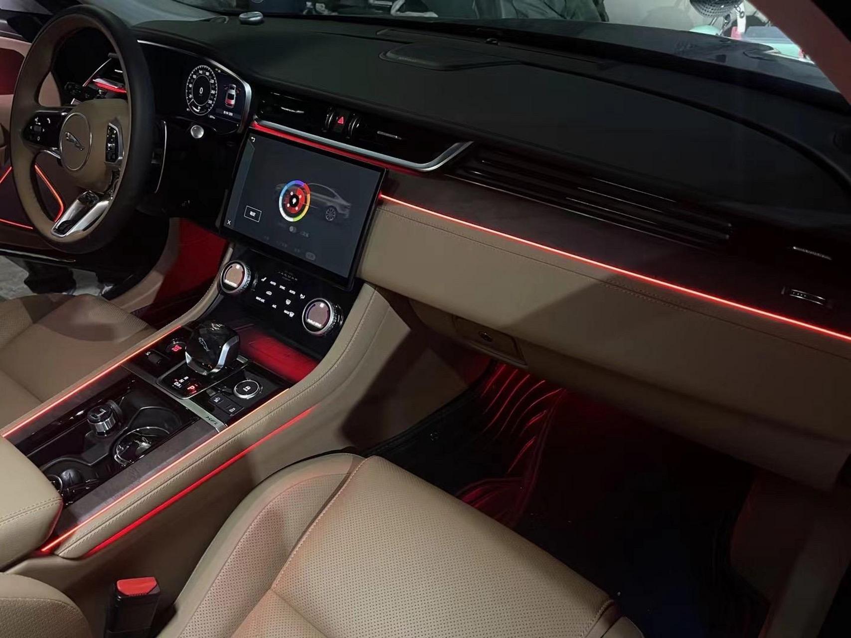 新款捷豹xfl氛围灯来袭,四门发光盖板银色终于来袭,感受一下吧,看看