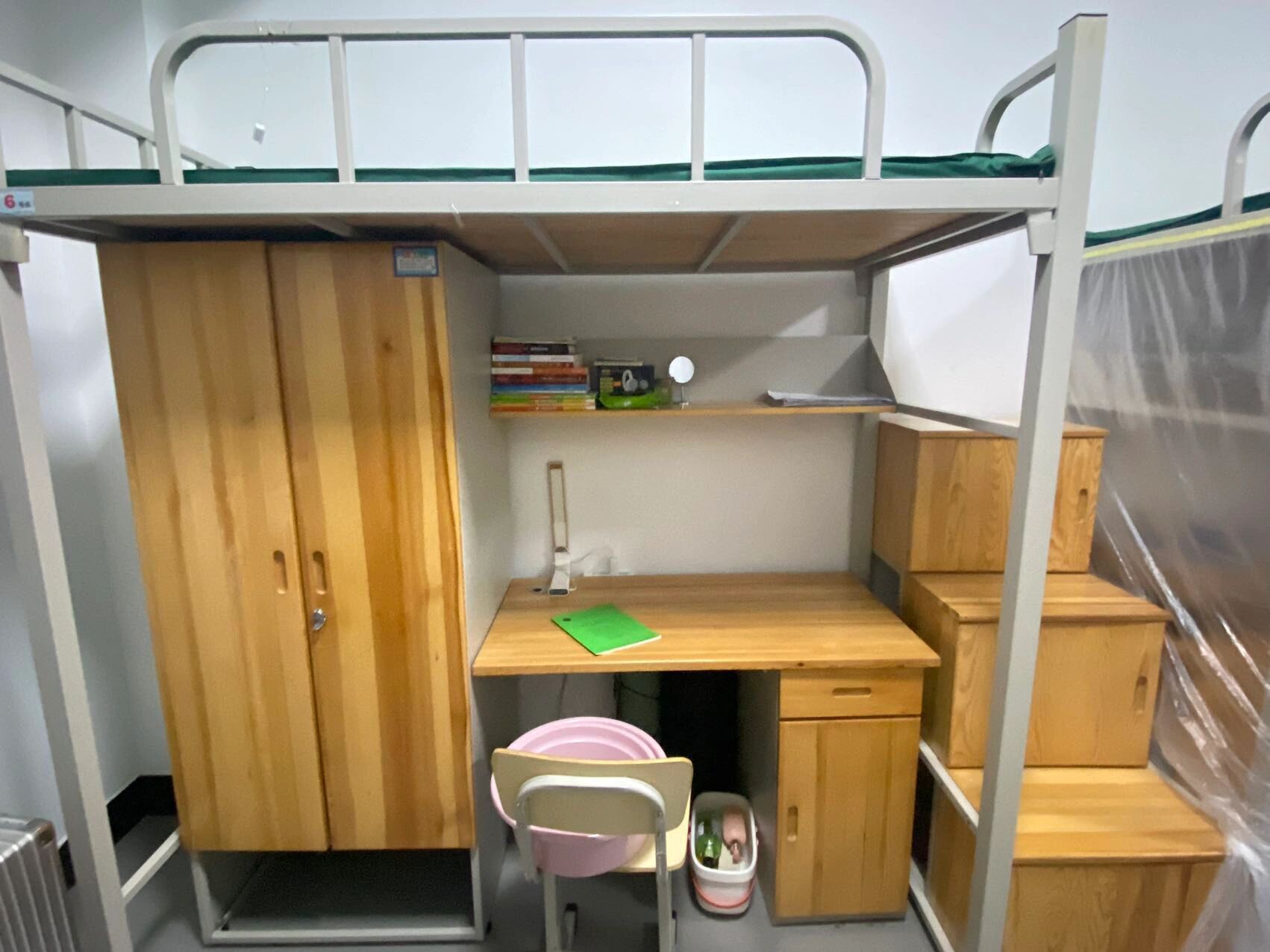 欢迎来到沈阳工学院呀05 学校还是挺大的 环境也很好 宿舍也很不错