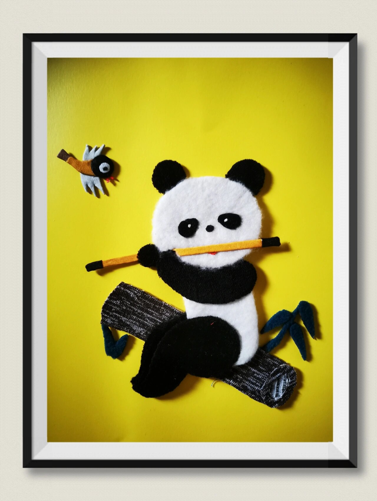 布贴画- 熊猫吹笛子