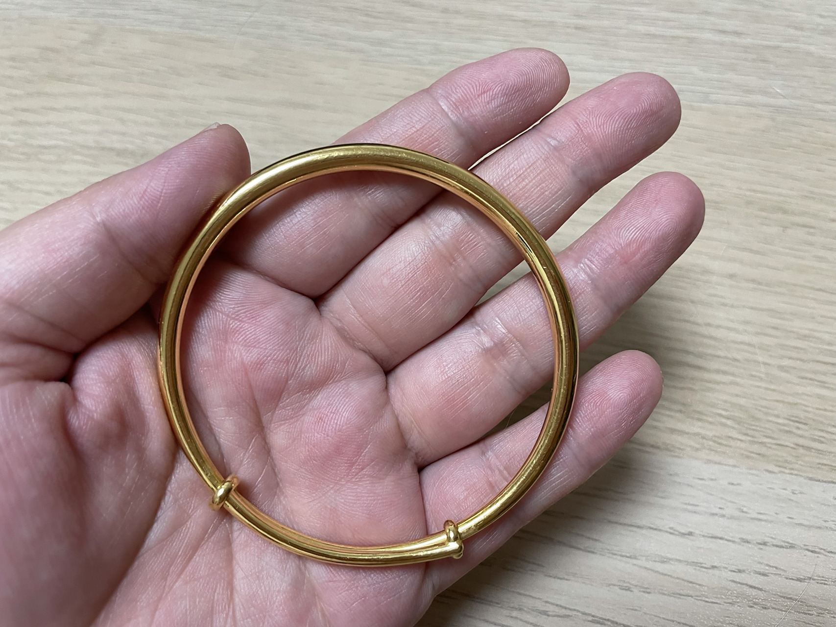 50克实心黄金镯到底多粗 周大福48.