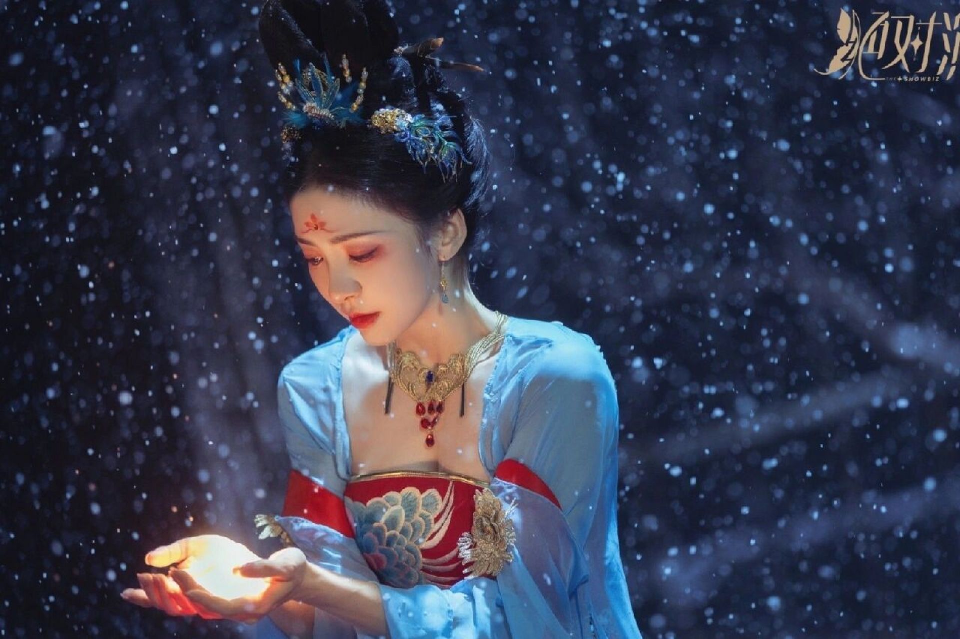 "舞蹈《洛阳旧事》是由舞者唐诗逸与编导佟睿睿为手游绝对演绎所编创