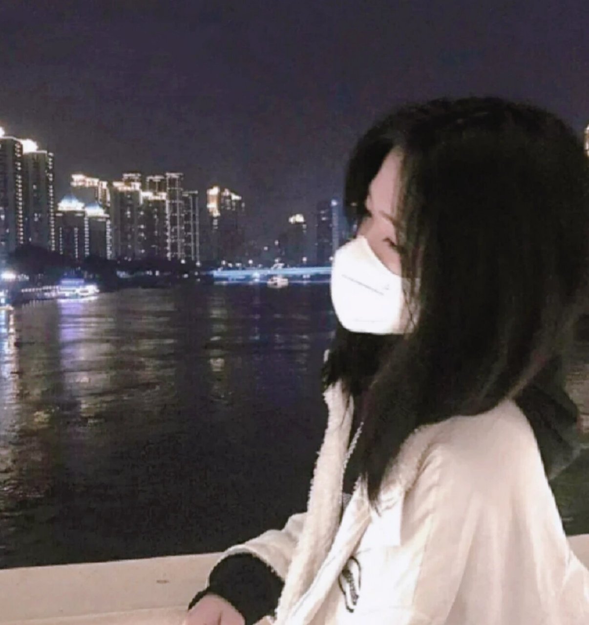 敲好看的女生遮脸真人头像.