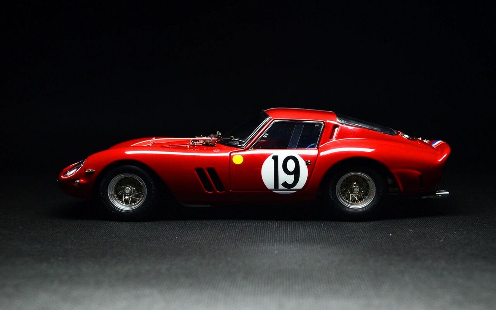 的第30届法国全天候赛车活动的一大亮点便是全新法拉利250 gto的亮相