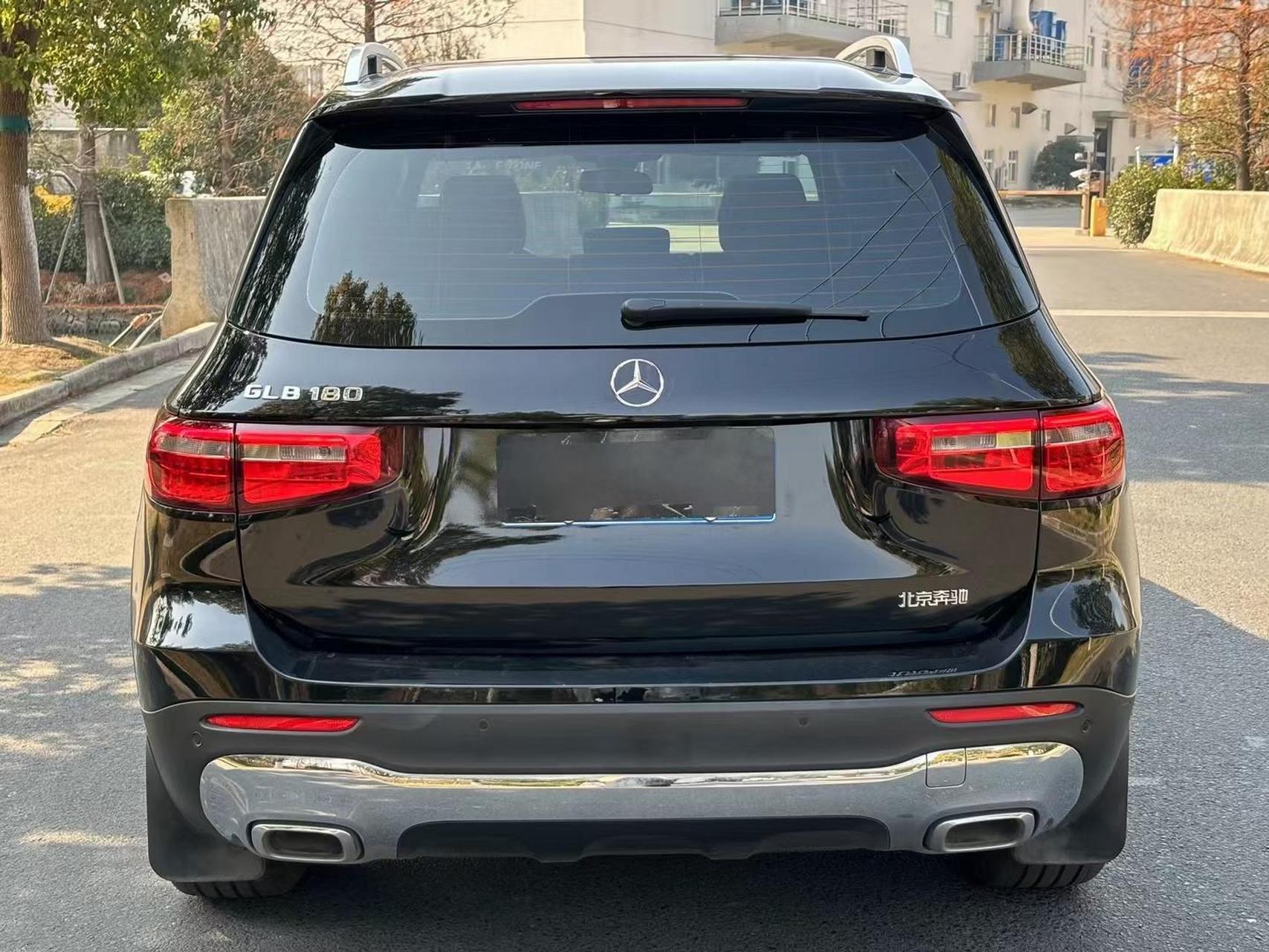 极品一手2021年奔驰glb,9915导价30.28这款,七座时尚版!