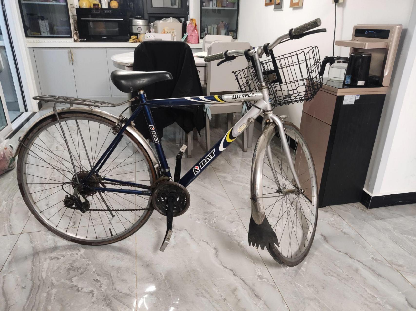 富士达品牌,复古怀旧梁变钢架变速公路车,变速手柄在大梁上,前三后六