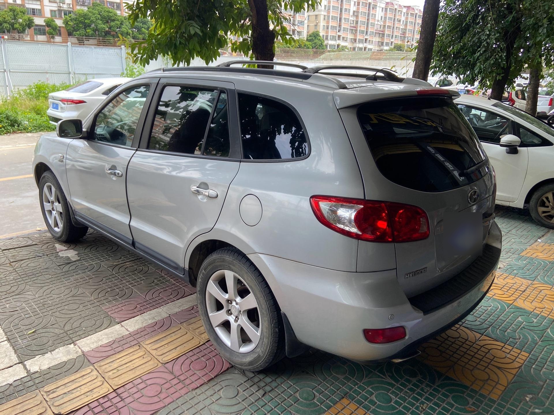 2006 年现代胜达越野车,2