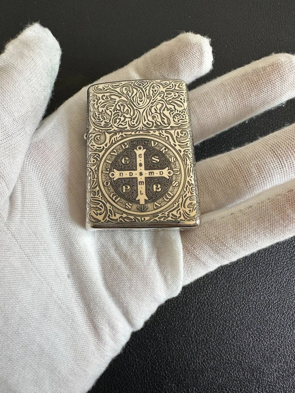 zippo纯银康斯坦丁驱魔人 zippo/之宝打火机  zippo纯银康斯坦丁 正品