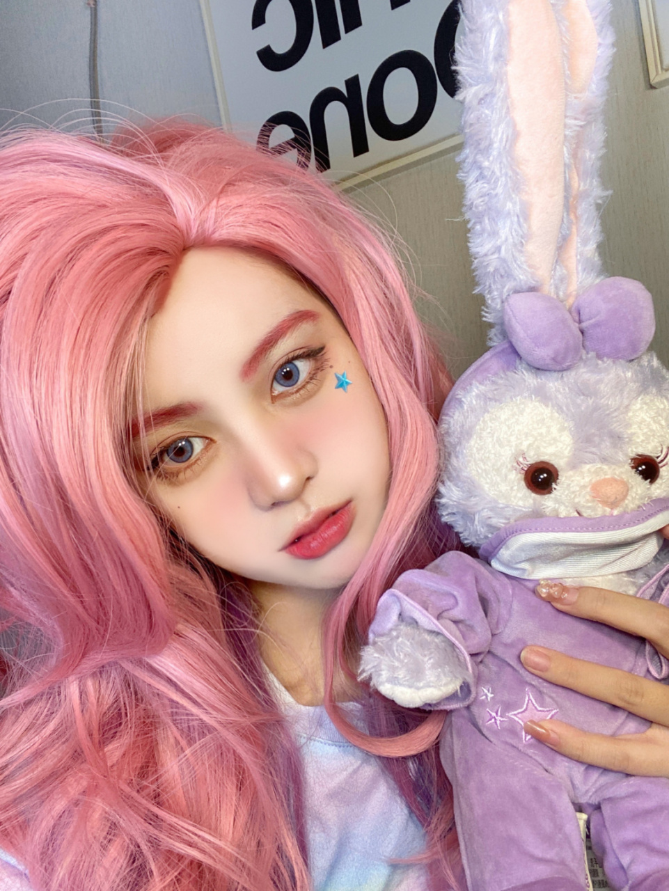 (不是 所以seraphine还有多久才上线 我等不及了好吧 好多日常图片都