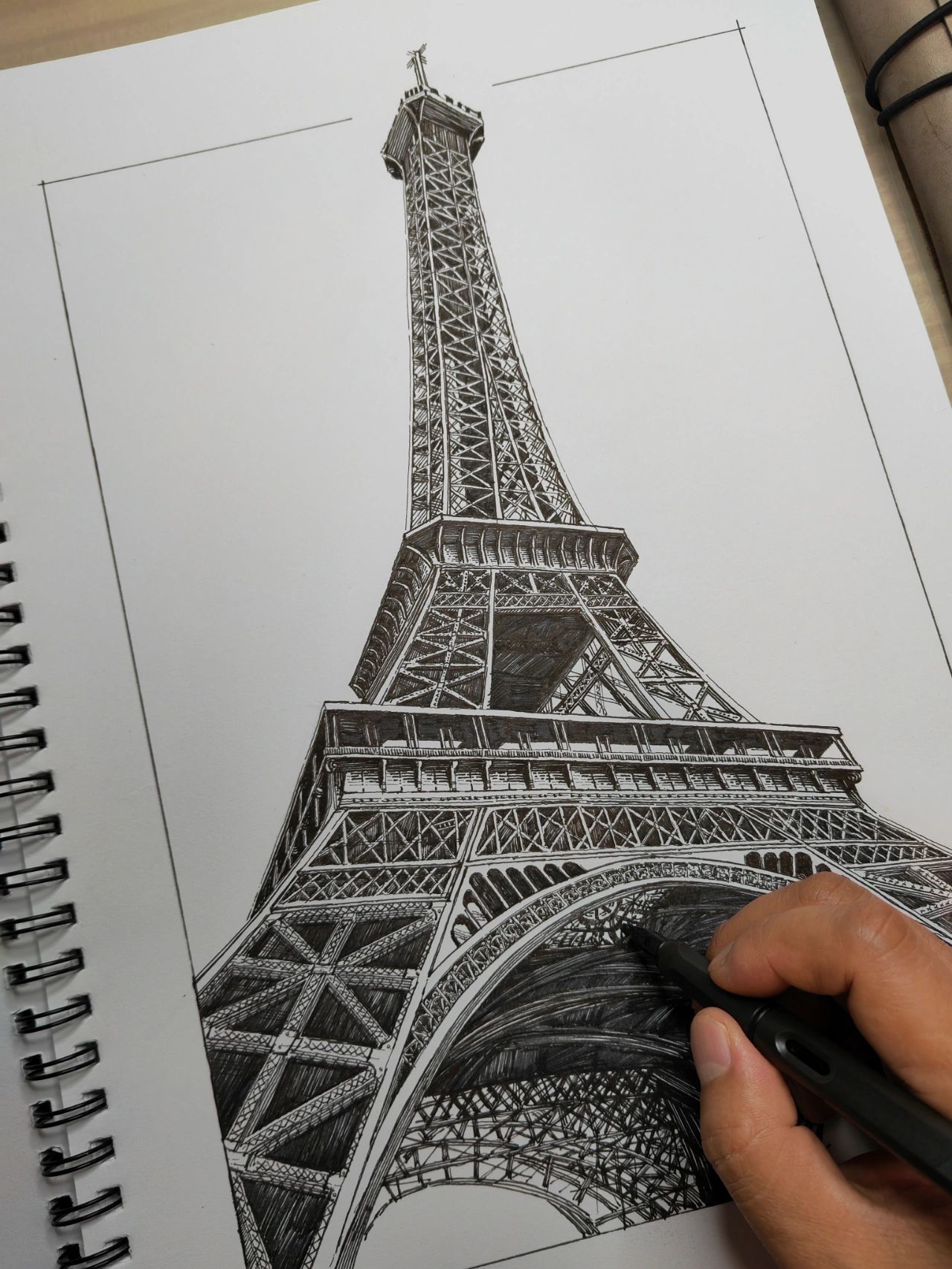 【钢笔画】埃菲尔铁塔