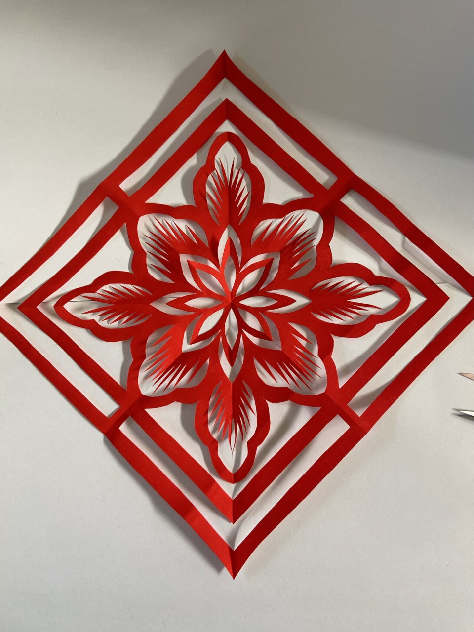 正方形窗花,对角折三次