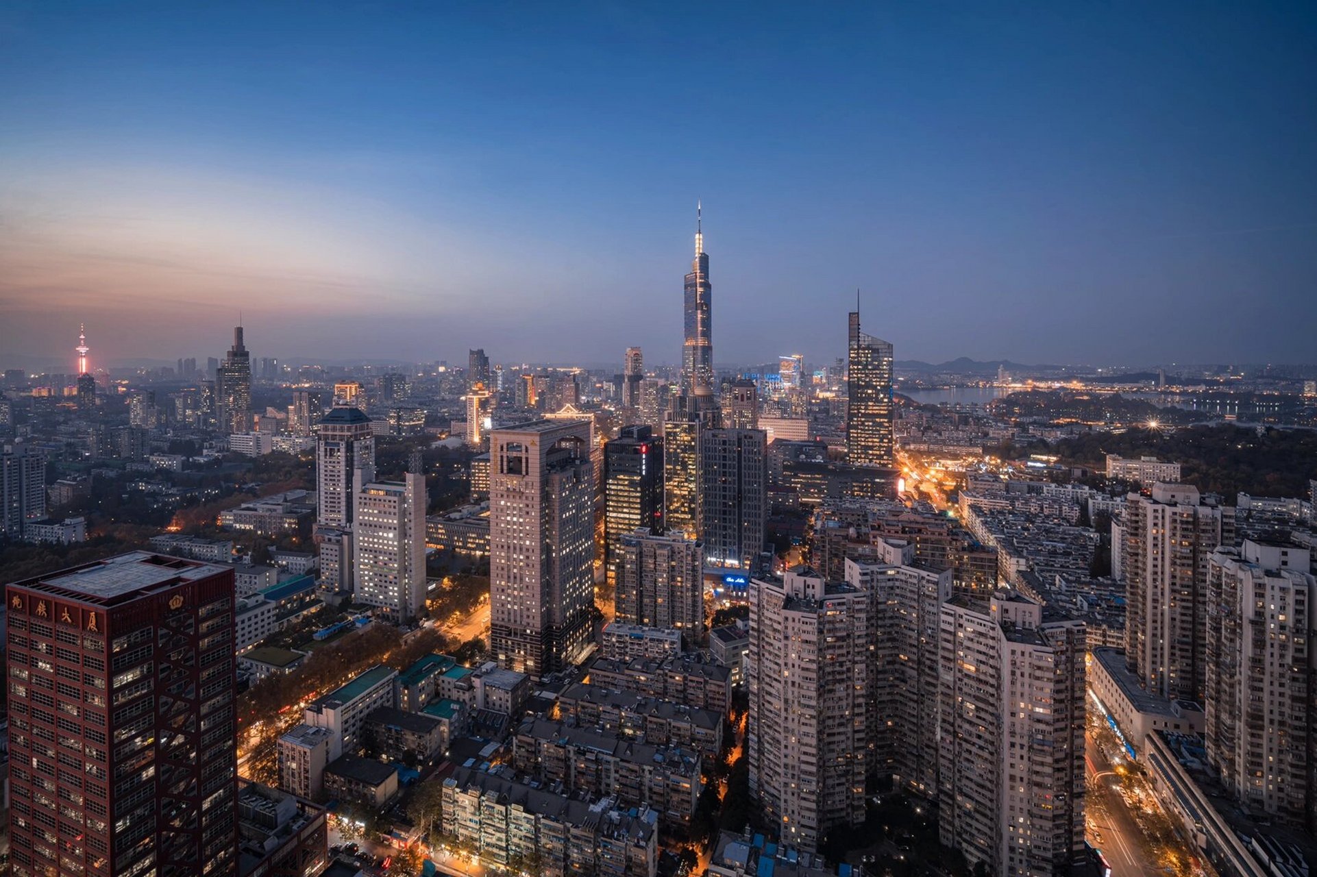 横屏版v1 曾经在南京生活了8年,也一直记录了这座城市的日夜变迁