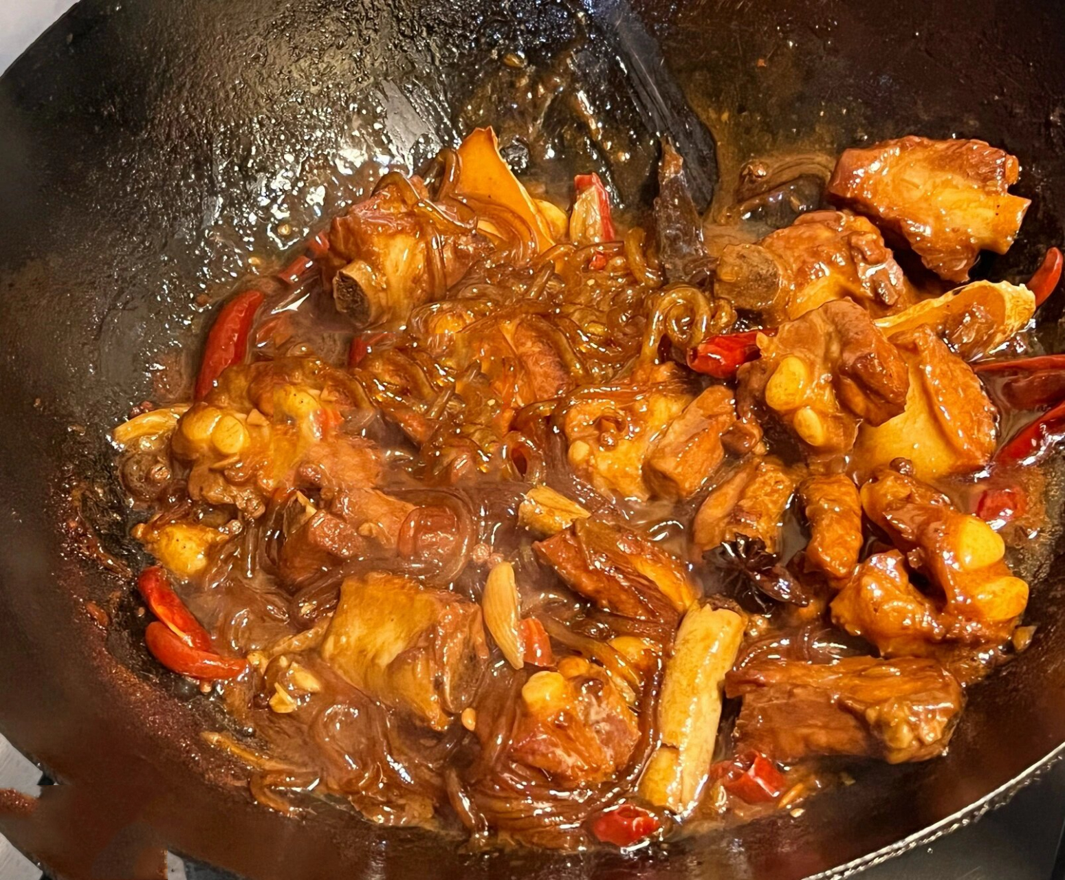 第11566天——排骨炖粉条02 食材97肋排,葱姜蒜,桂皮,香叶