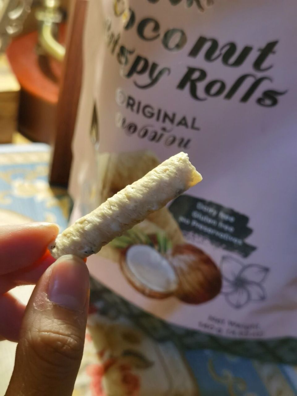 和零食合照真的会变开心! 蛋卷属于是购物必入产品了!