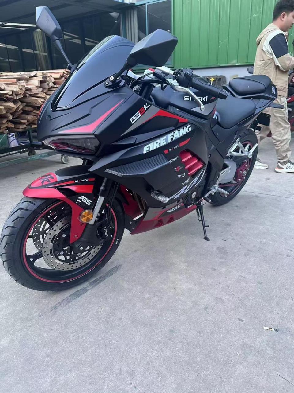 双缸400水冷排量 ,单摇臂 ,配置到顶,喜欢的搞快 快来抢  分分钟被秒