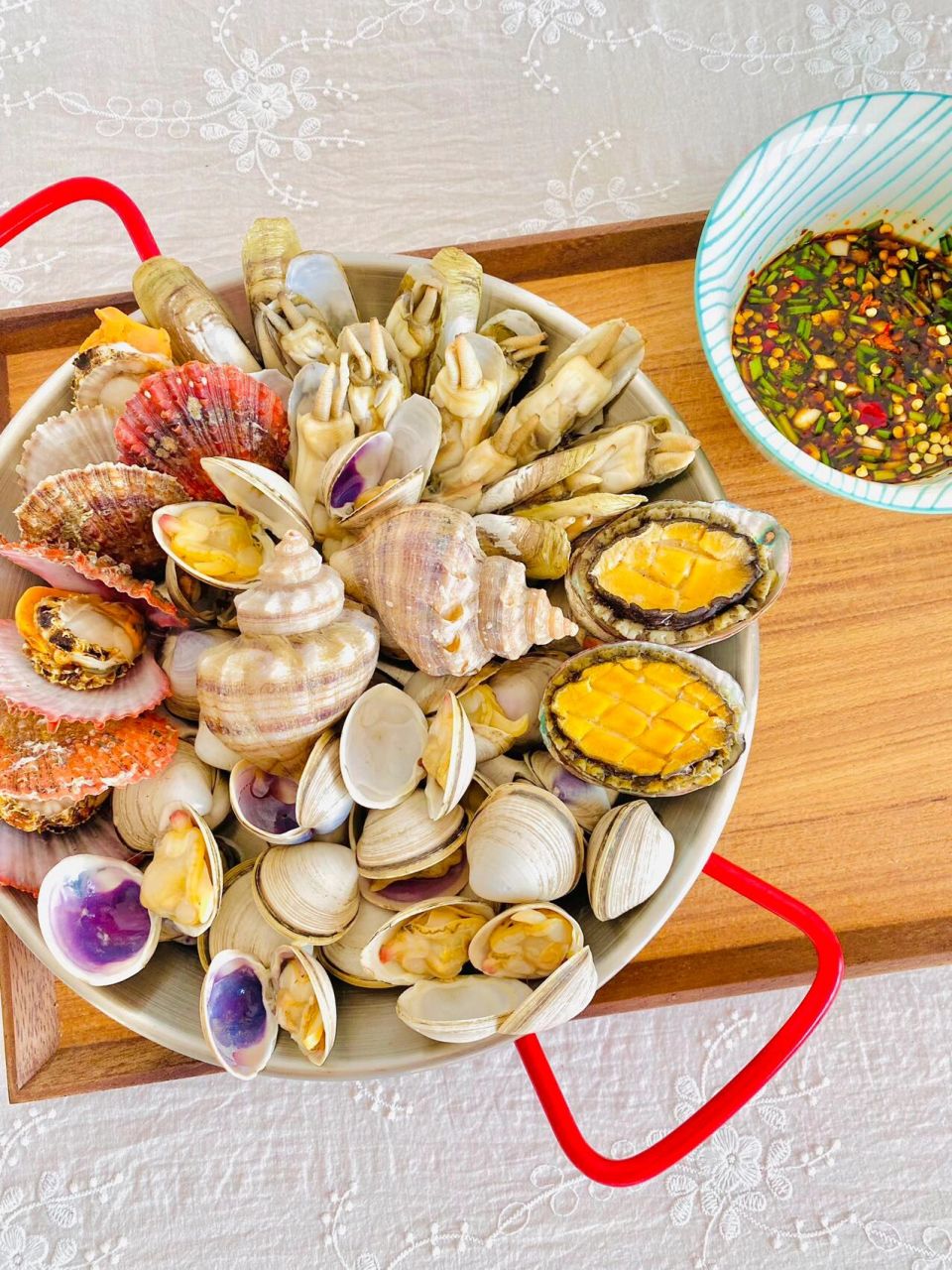 清蒸海鲜大杂烩 之贝壳烩 离不开大连的主要原因就是离不开大连的吃的
