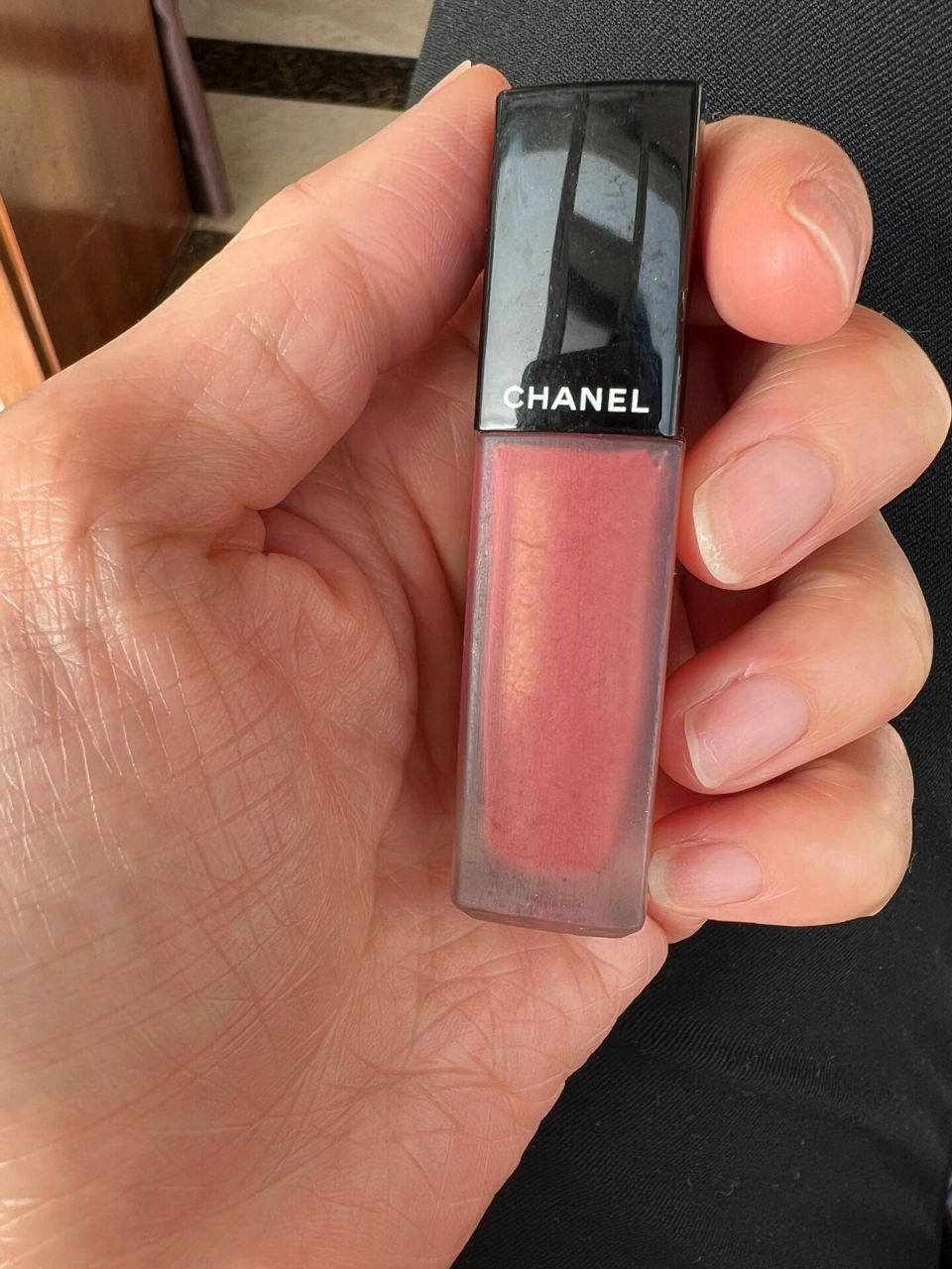 绝美冷饭之香奈儿唇釉196 是不是叫196的颜色都这么美,这支我有多喜欢