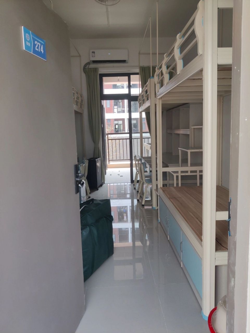 广州铁路职业技术学院   给大家看看我们学校宿舍