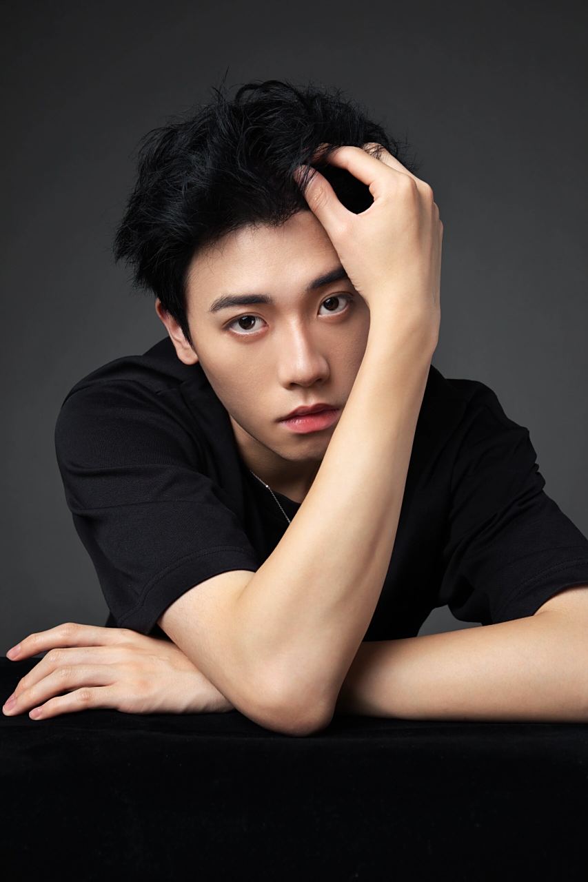 男生质感肖像 |普通人也能帅成男明星         坐标:深圳南山科技园