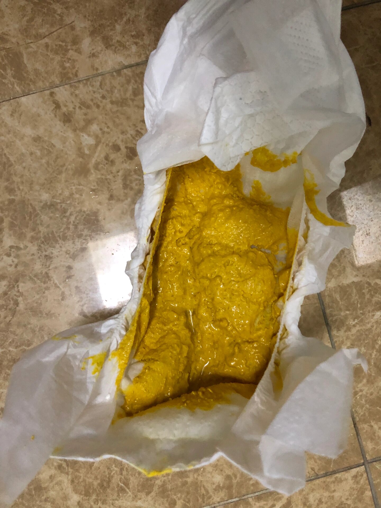 宝宝终于拉出了黄金粑粑(有图慎点)