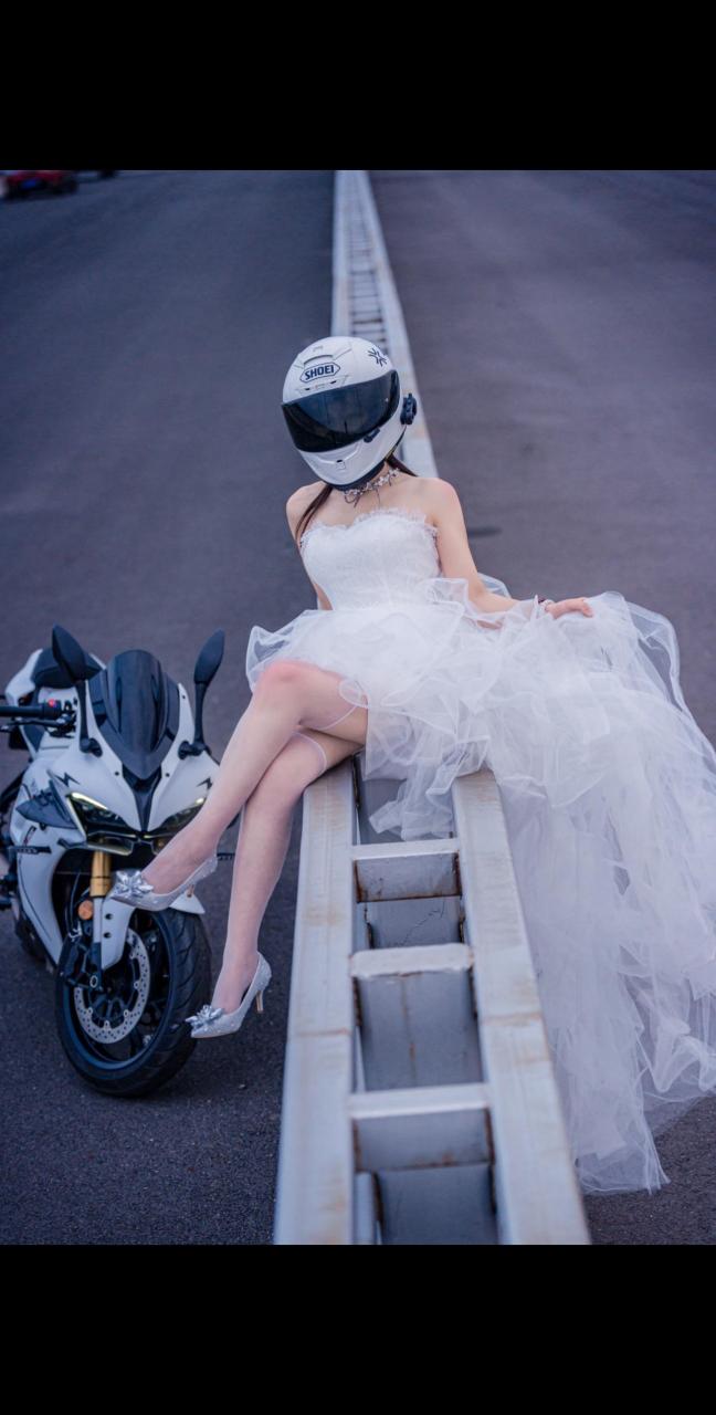 赛677婚纱不得不爱了92.女骑 机车婚纱照 赛600 钱江摩托