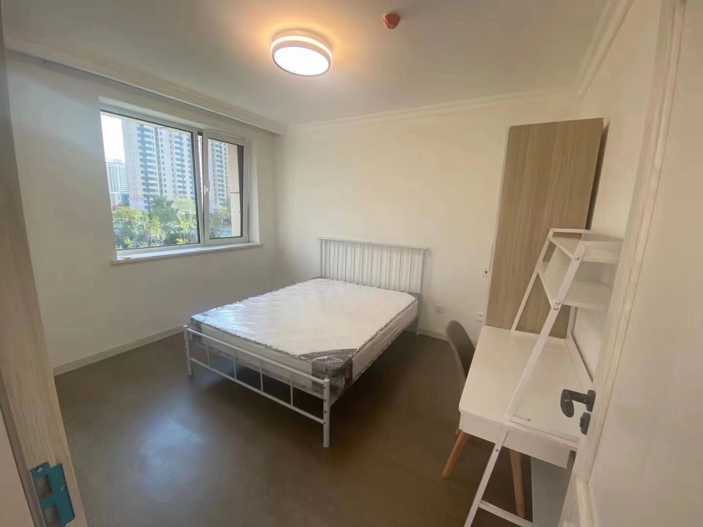 西三旗,新馨苑小区95平两居室主卧出租