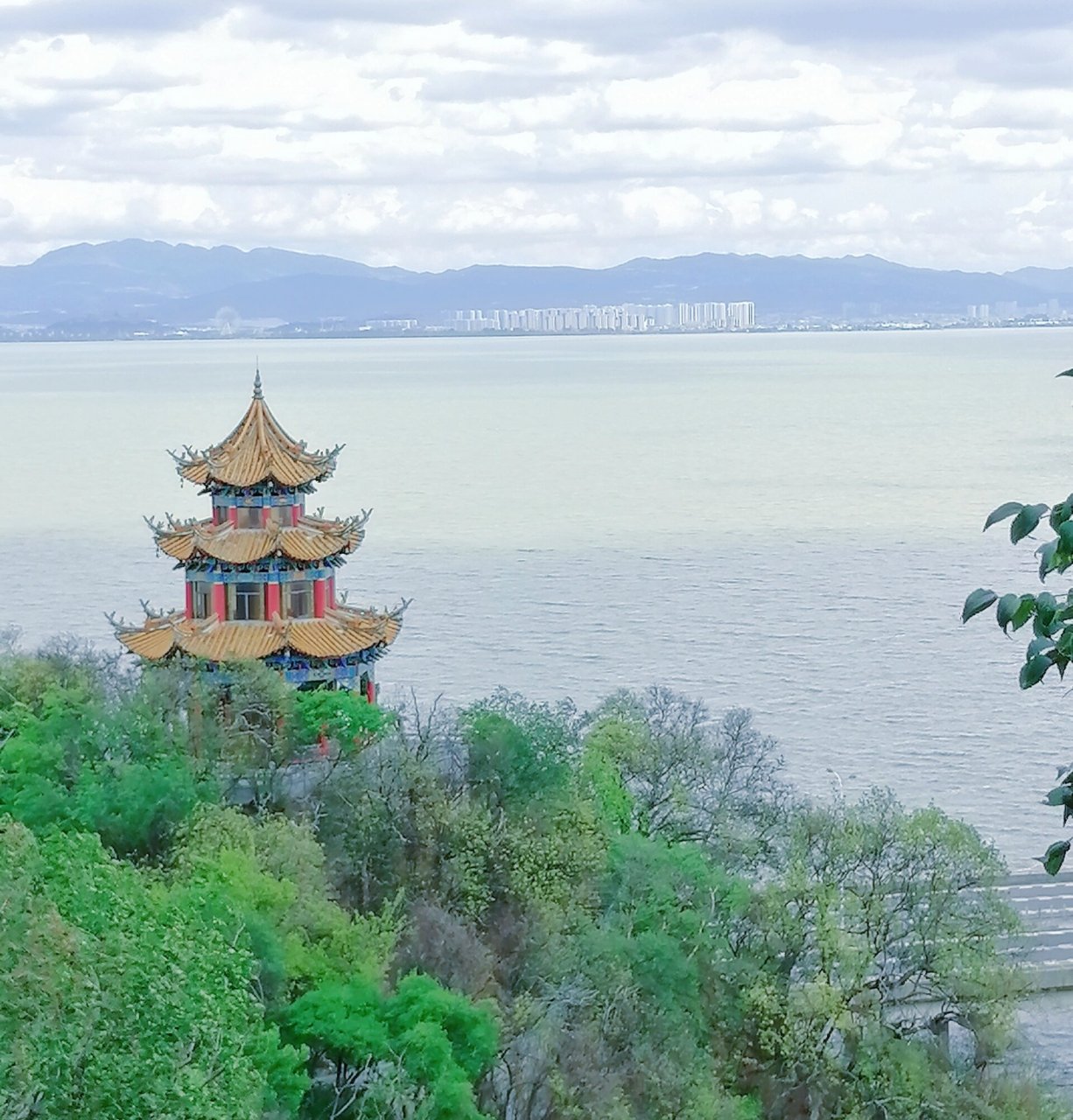 昆明观音山观音寺图片