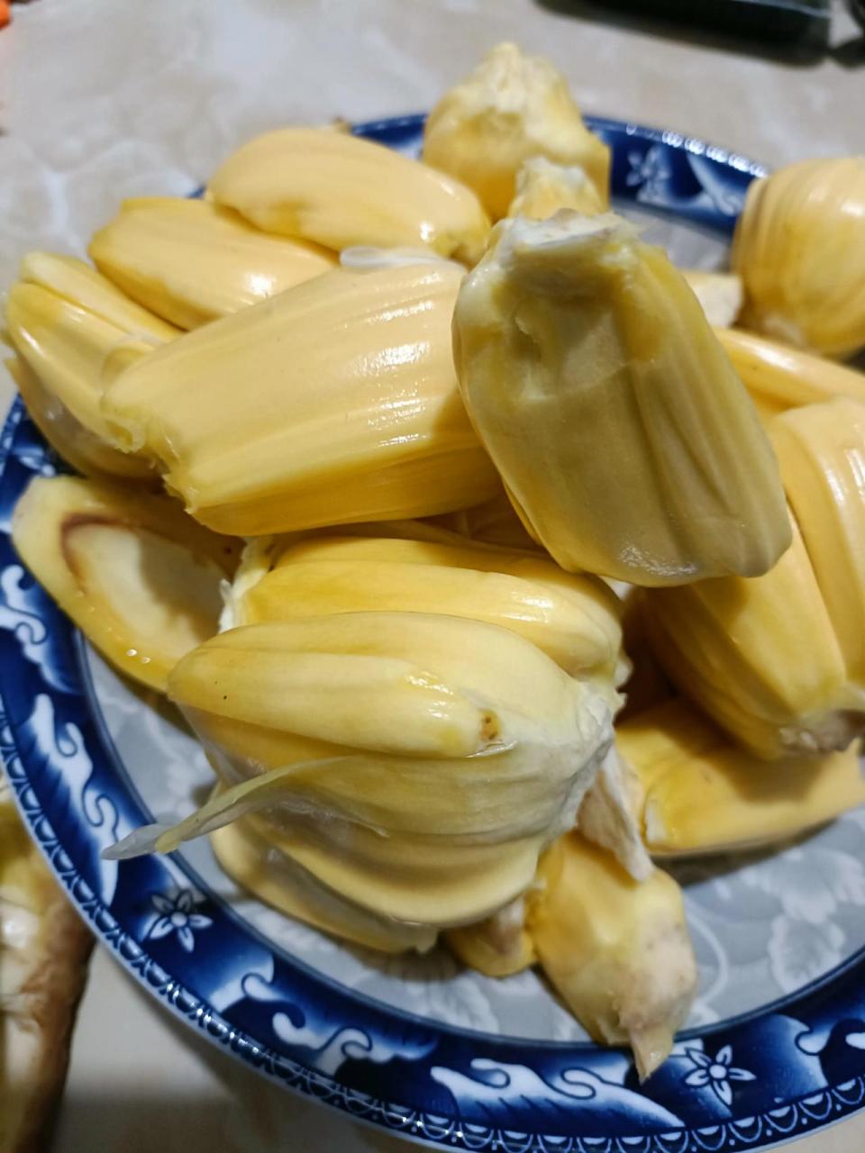 头条本地通 菠萝蜜还是买这种划算  听说菠萝蜜营养丰富经常吃对身体