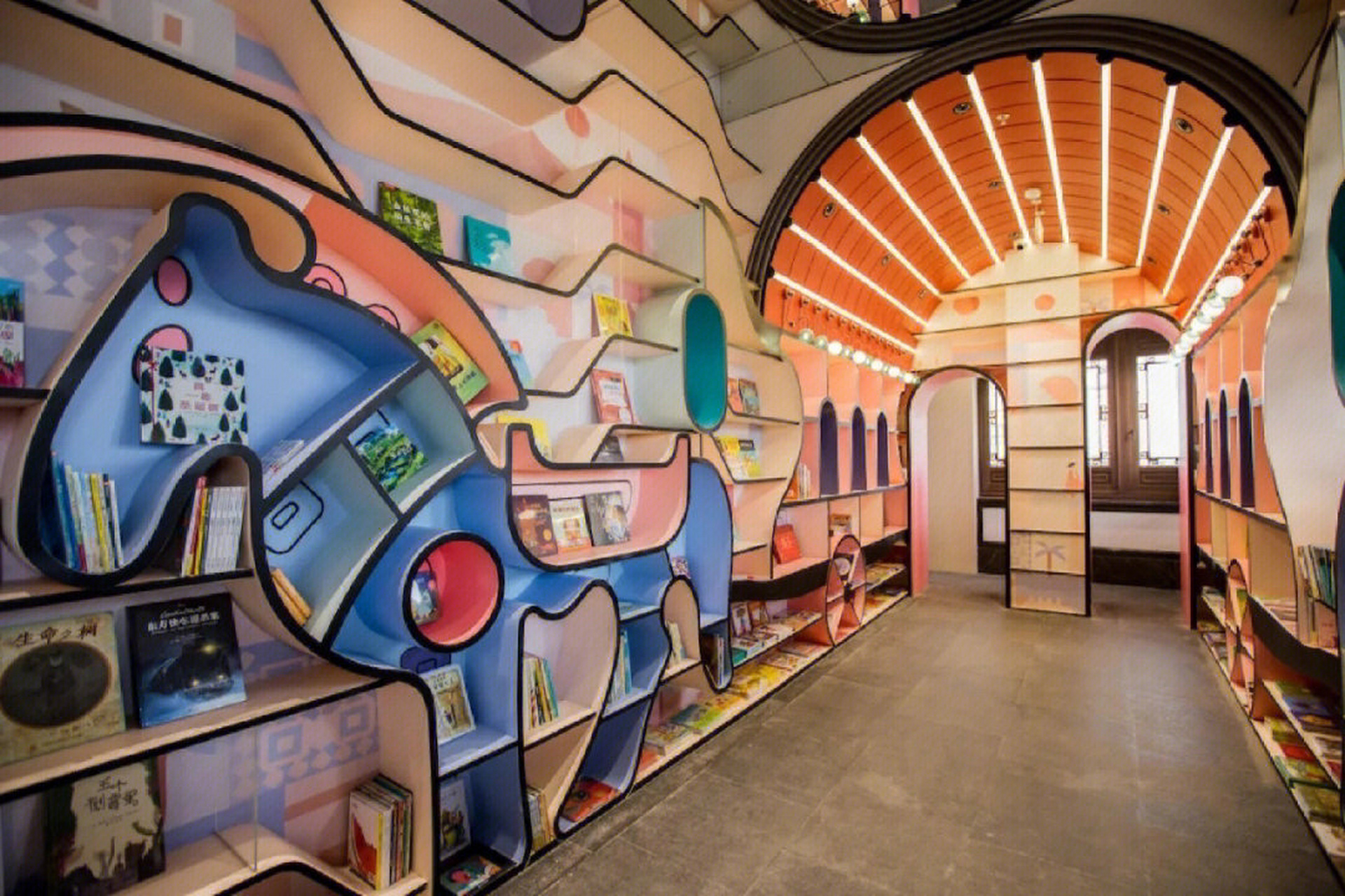 中国最美书店图书馆淄博钟书阁 女神李想设计新作—"中国最美书店"