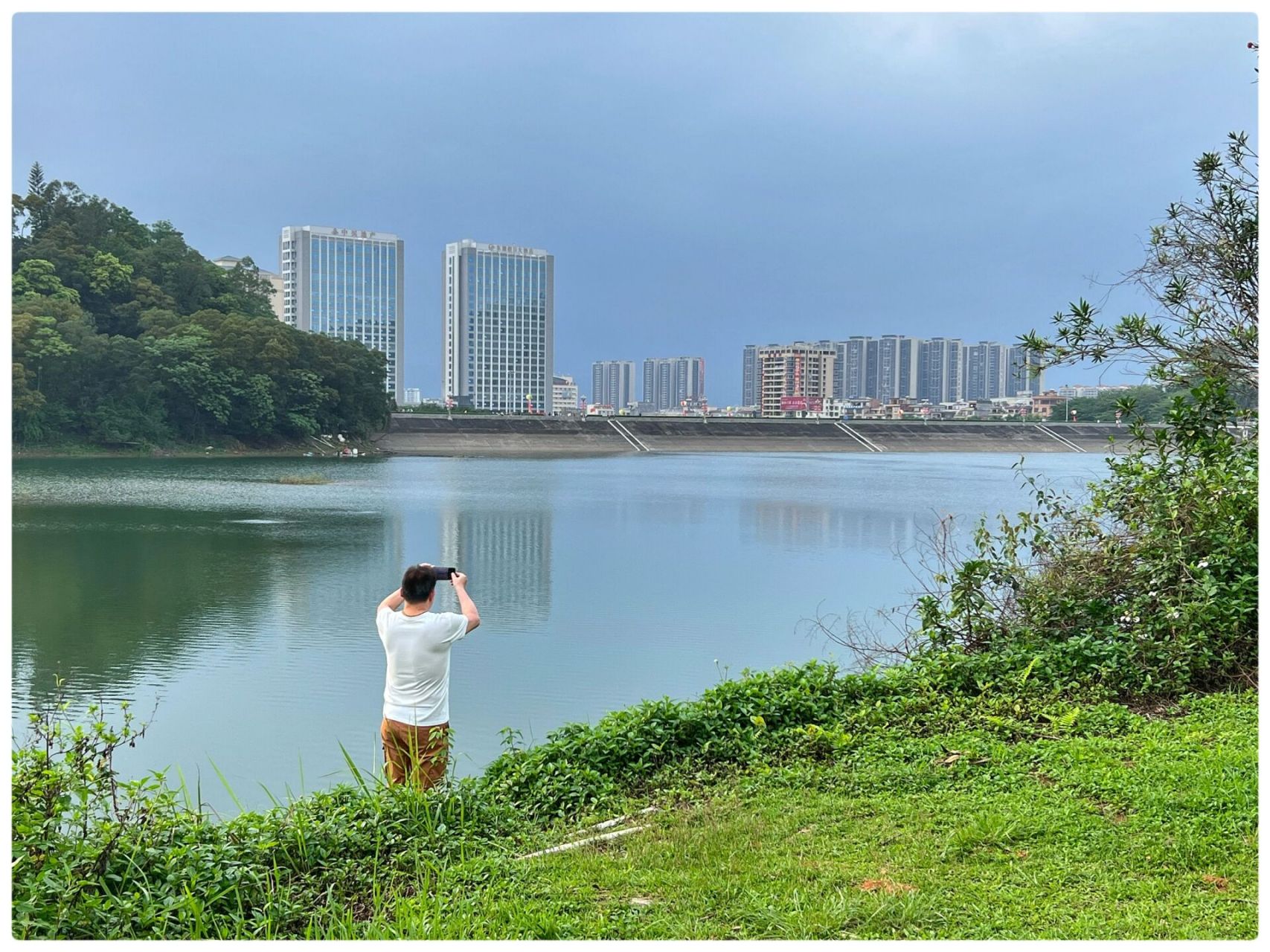 阳江阳春旅游|东湖公园,号称小九寨喔 第一次来到阳春,选择住在东湖