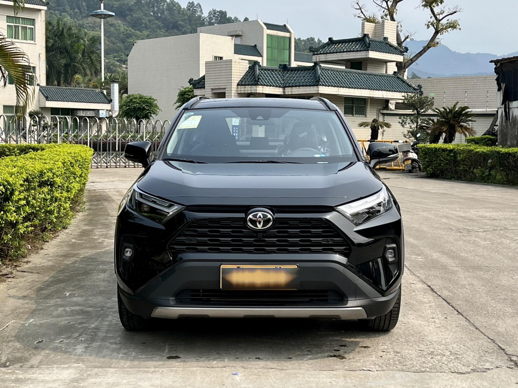 丰田荣放rav4 2.0l两驱风尚plus版