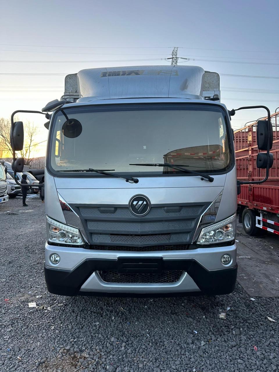 新到19年瑞沃es3高栏,825轮胎,法士特8档,内径2米45宽,玉柴160马力