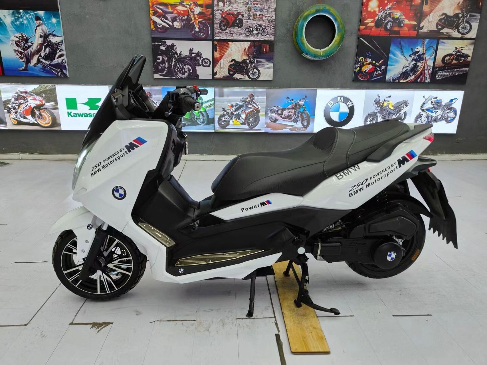 680090 21年上牌马杰斯特大船,车况原版原漆,实表3316公里,车身自带