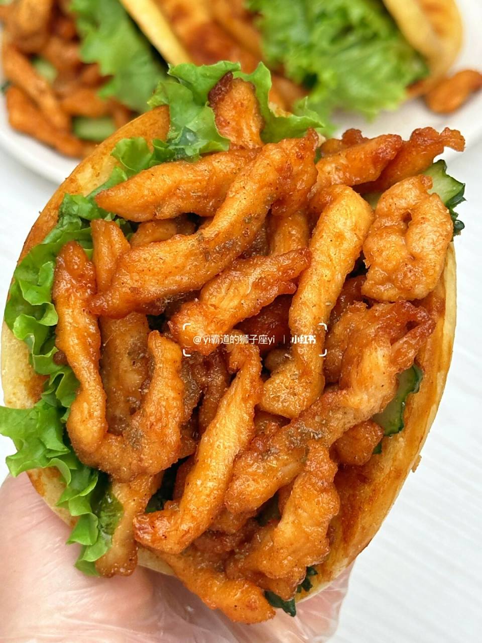 学校门口的鼎香坊里脊肉饼,我真的好想吃呀!